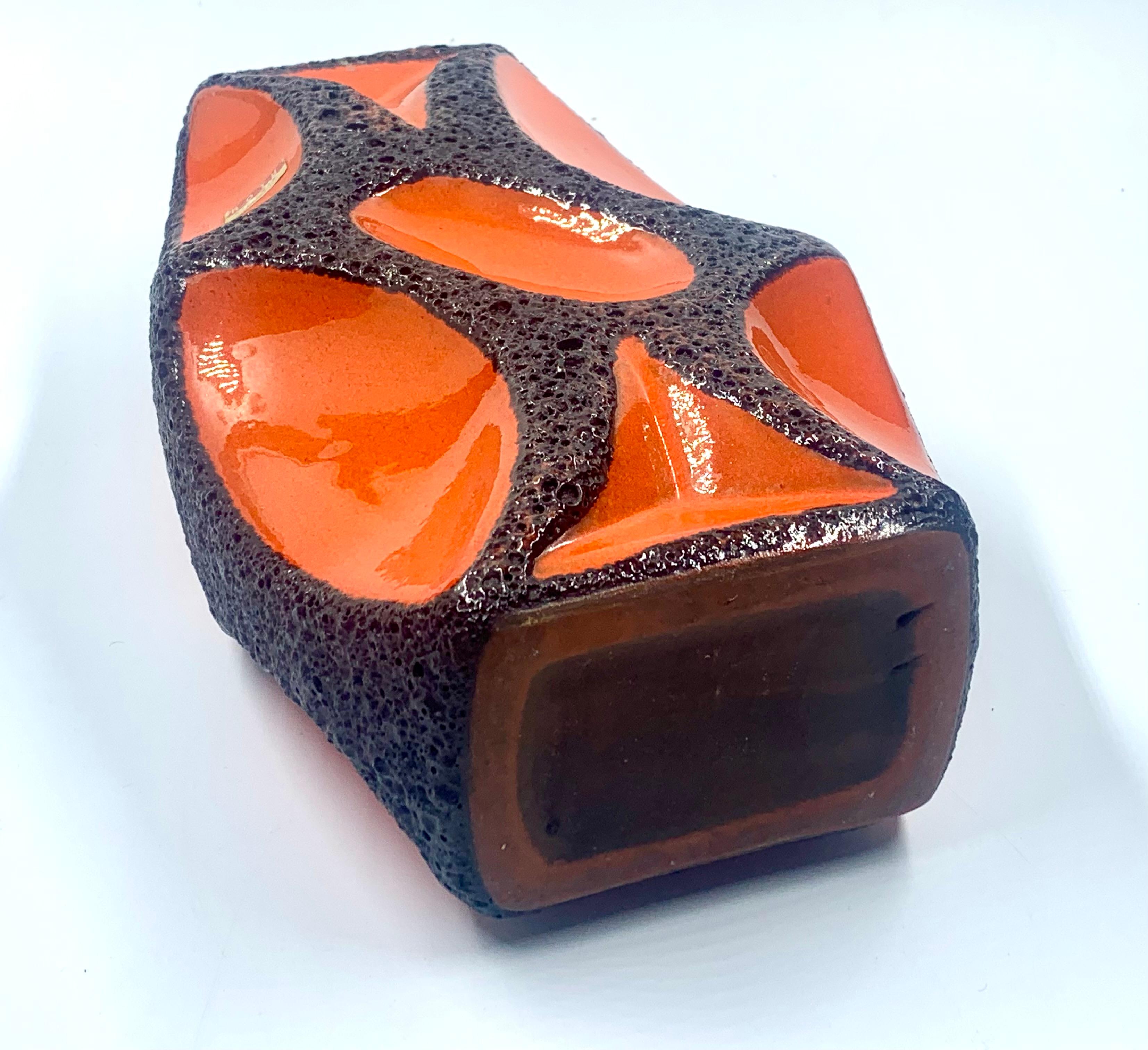 Roth Keramic große Vase aus orangefarbener und schwarzer Lava, Westdeutschland, ca. 1970 (Keramik) im Angebot