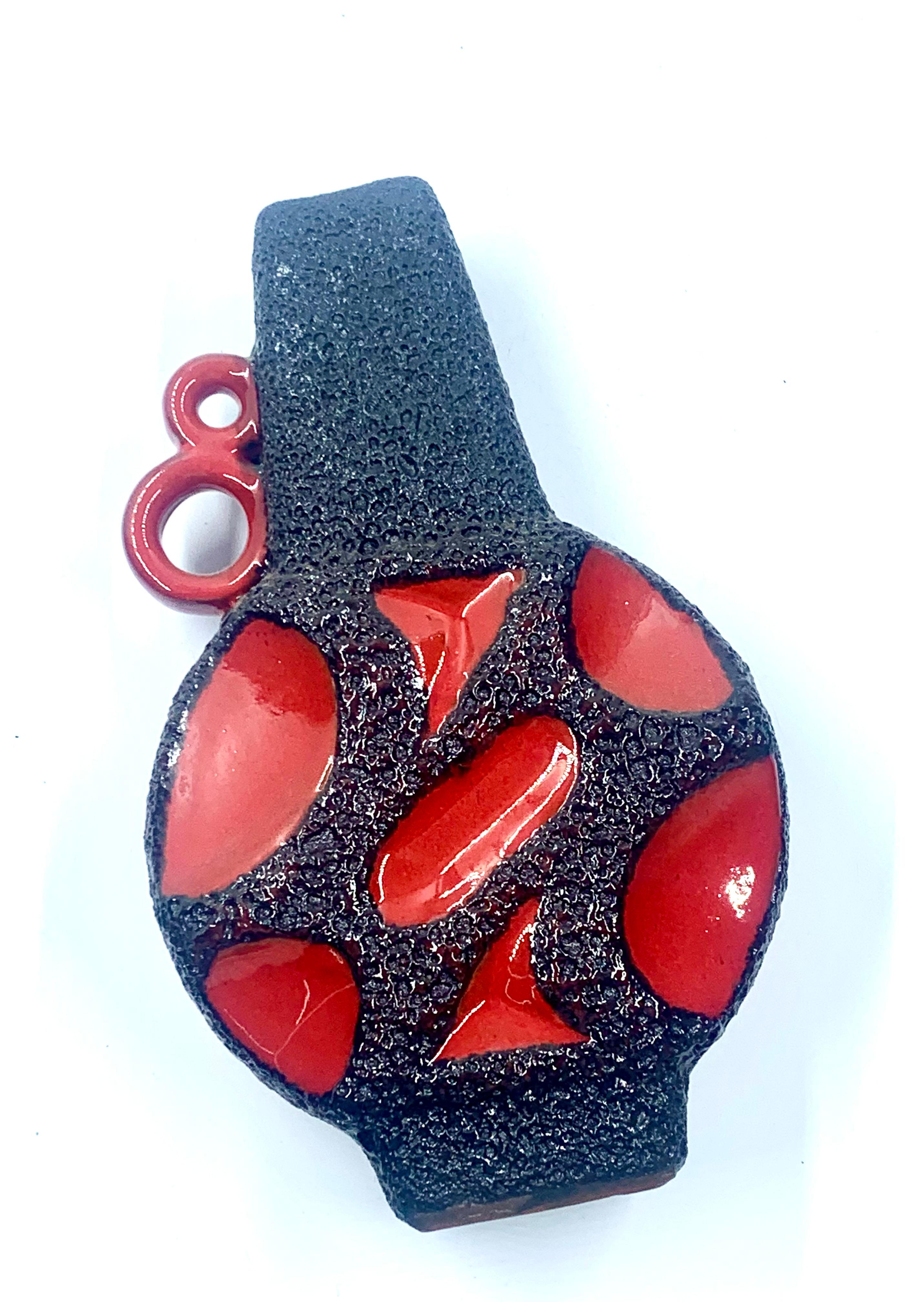 Jarrón Roth Keramik esmaltado en lava brillante roja y negra, Alemania Occidental, c.1970 finales del siglo XX en venta