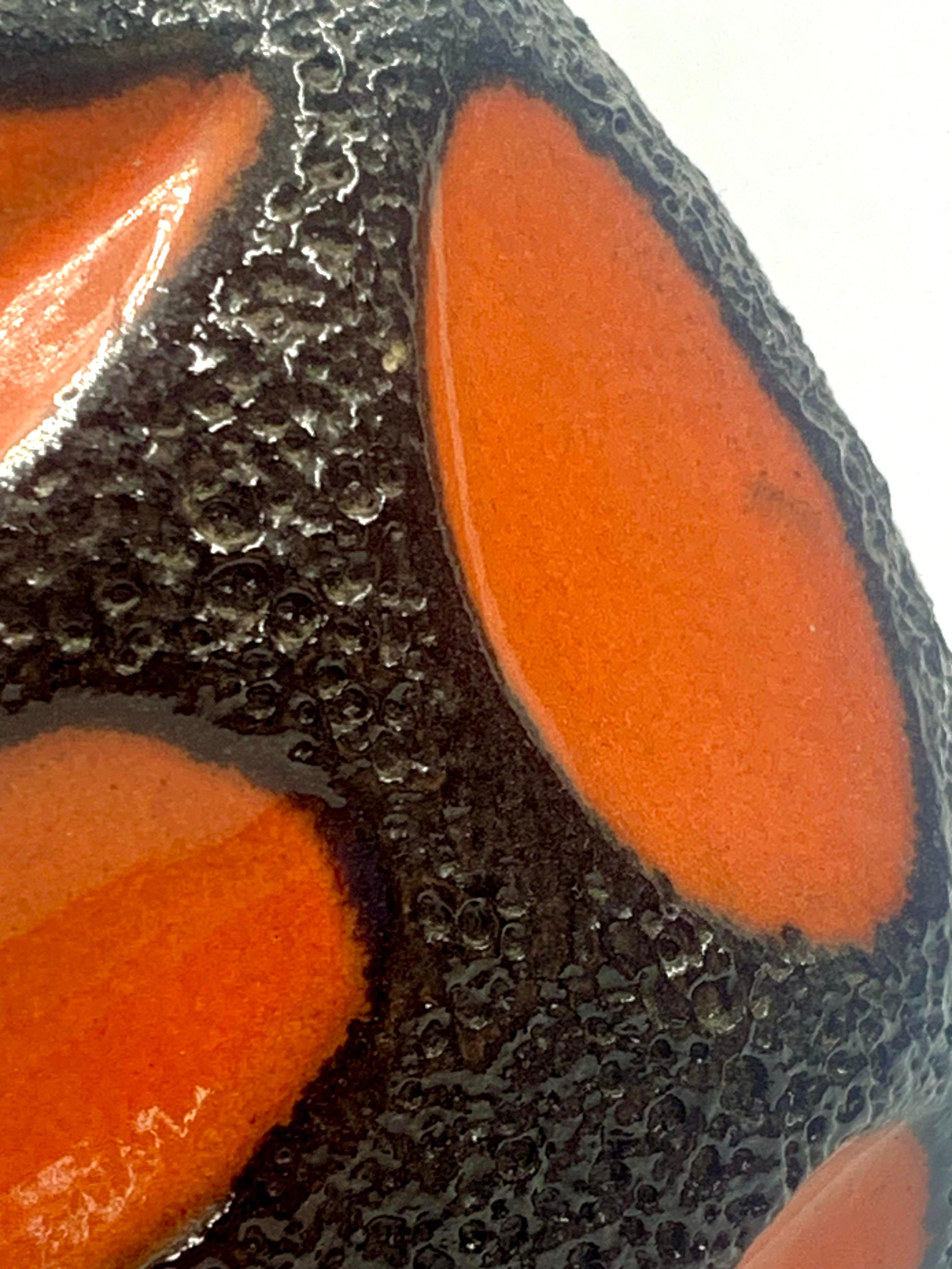 Mid-Century moderno Vaso a sfera Roth Keramik arancione e nero, Germania Ovest, C.C. 1970 in vendita