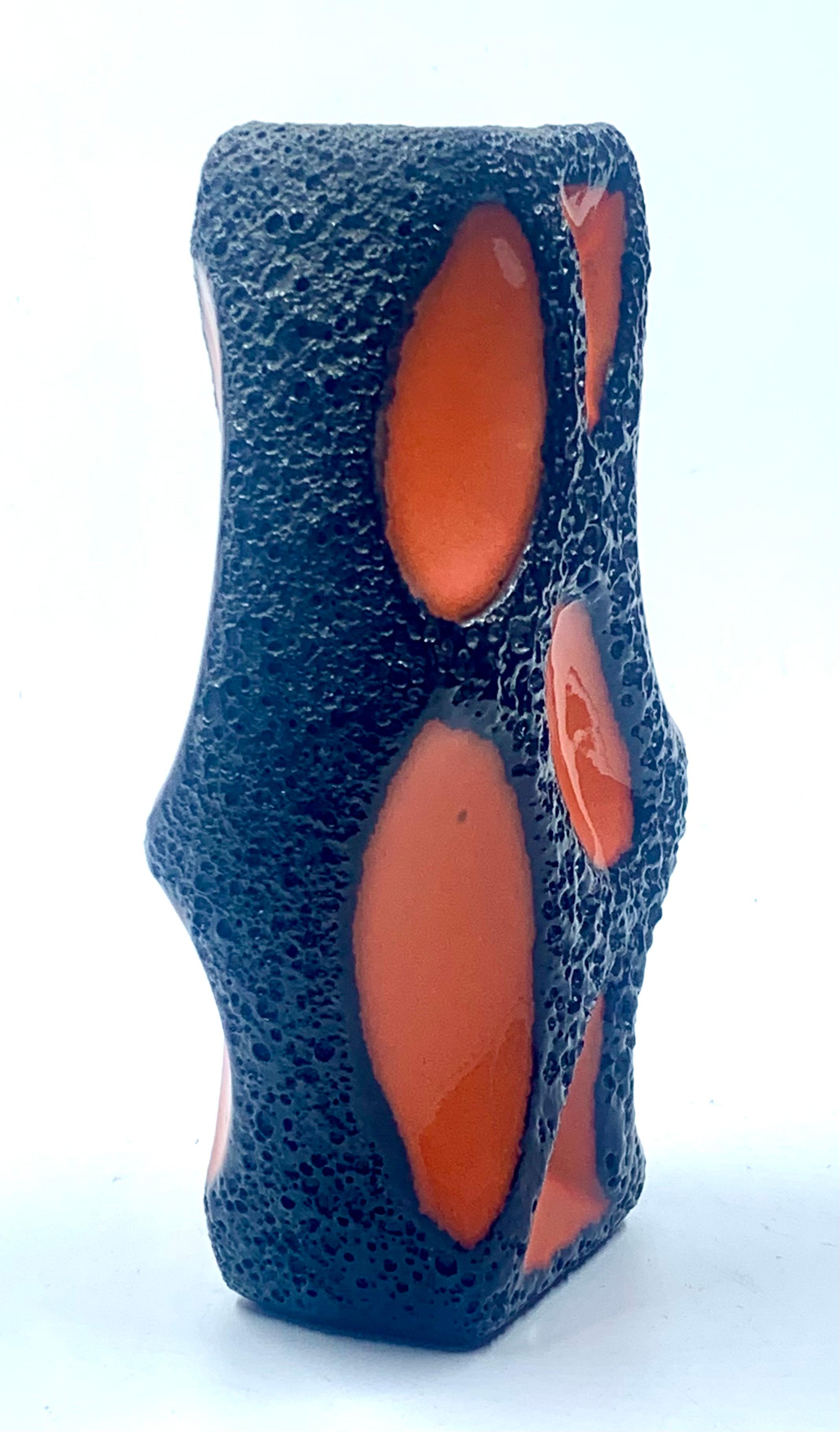 Jarrón Roth Keramik esmaltado en lava naranja y negra, Alemania Occidental, c.1970. Alemán en venta
