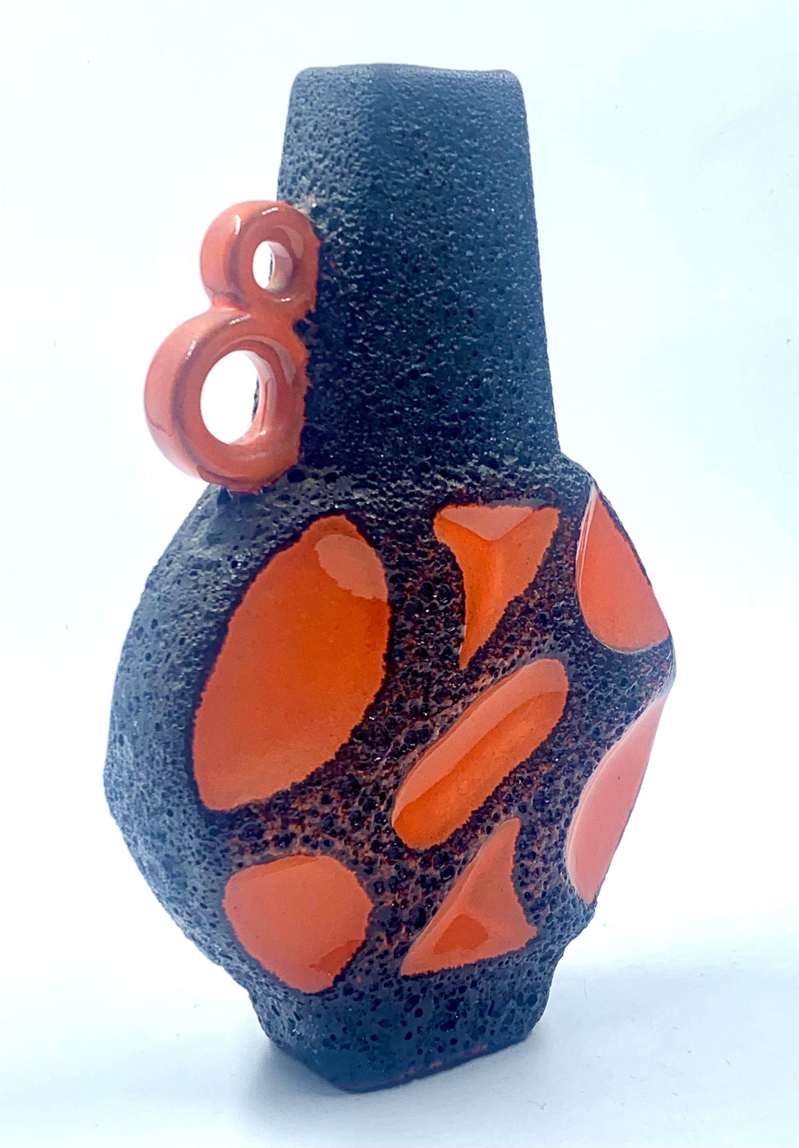 Roth Keramik Jarrón esmaltado en lava naranja y negra, Alemania Occidental, c.1970 Alemán en venta