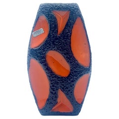 Jarrón Roth Keramik esmaltado en lava naranja y negra, Alemania Occidental, c.1970.