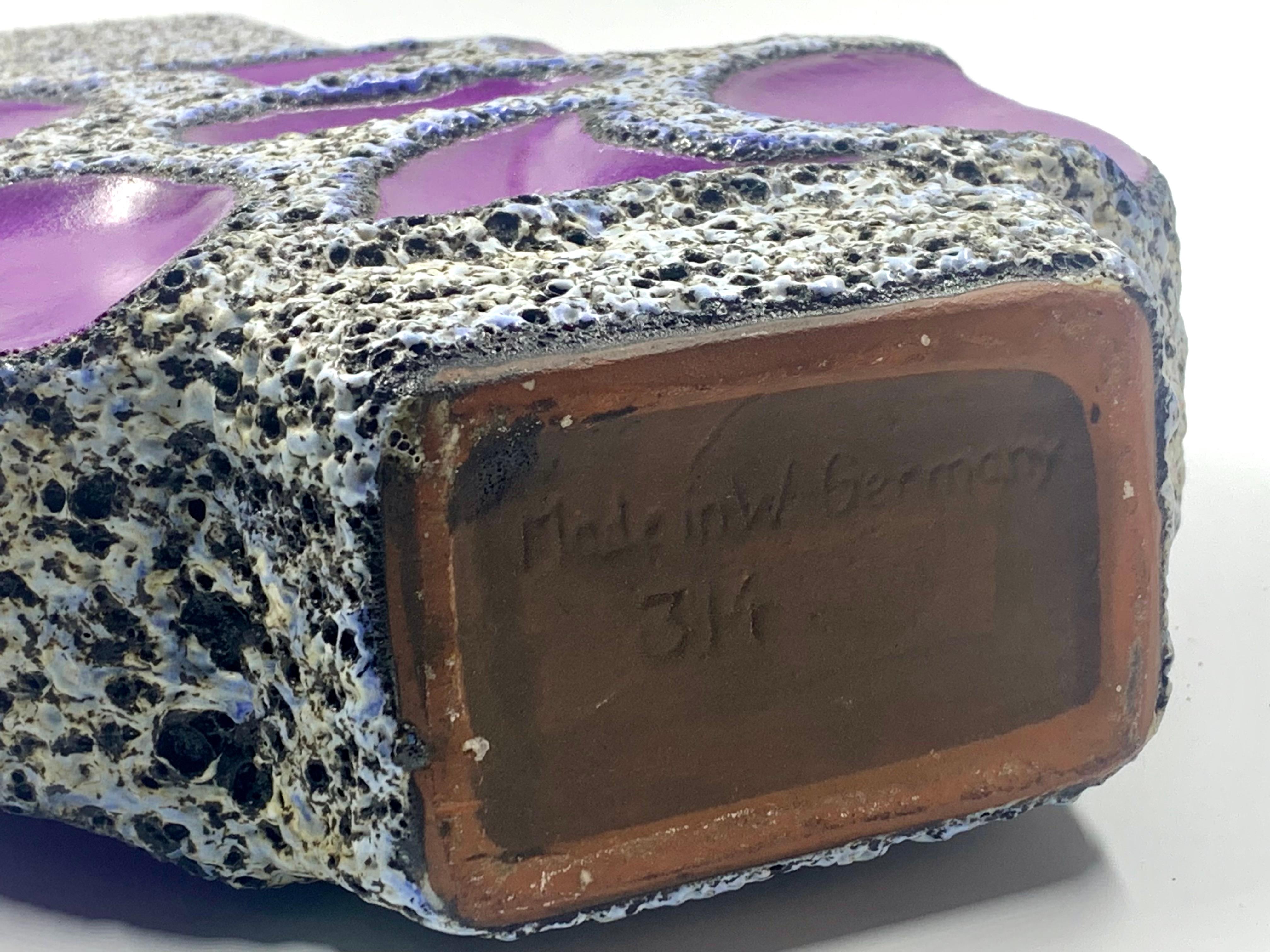 Roth Keramik morado y esmalte de lava blanco y negro, 41 cm, Alemania Occidental, c. 1970. en venta 4
