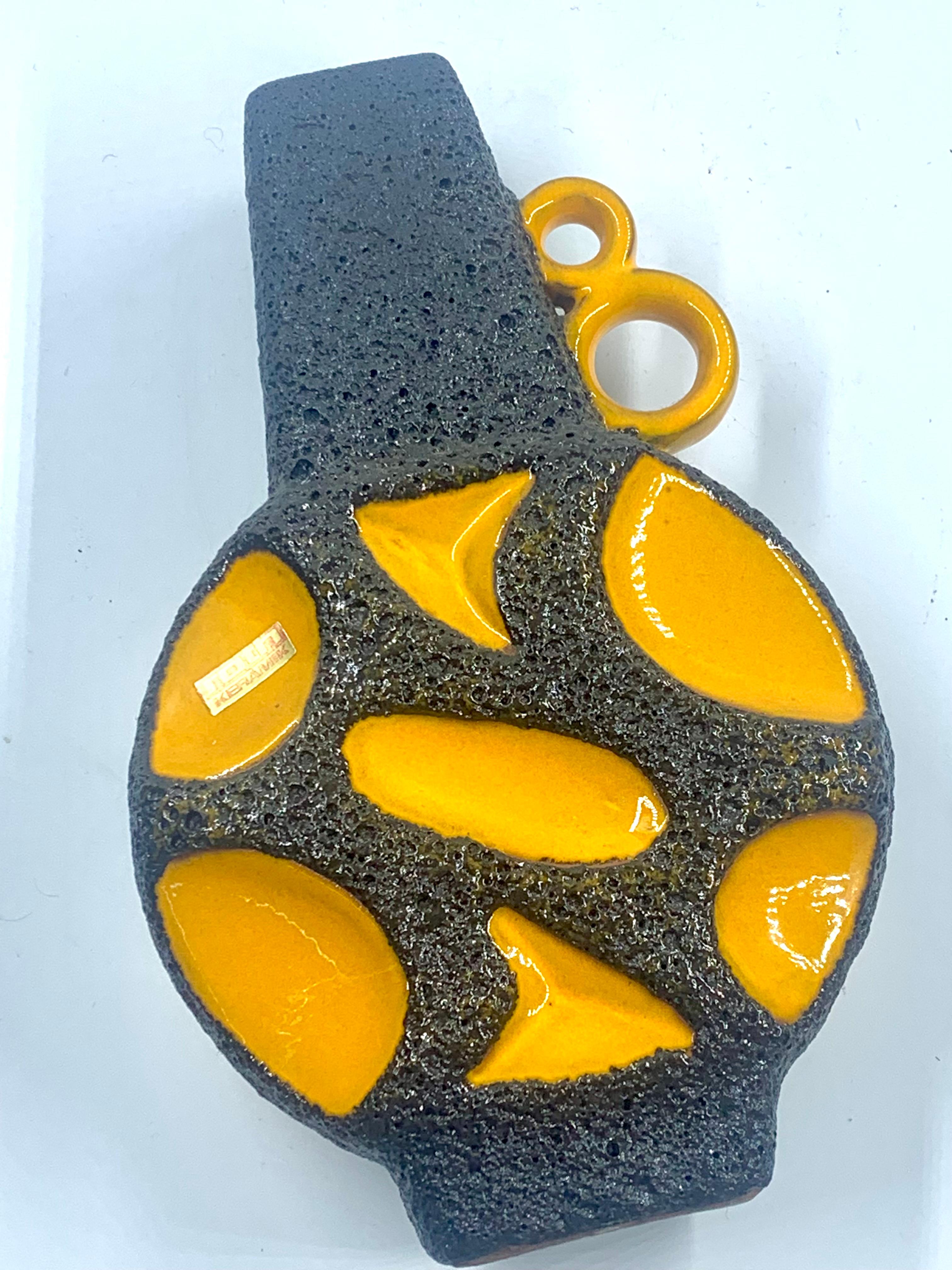 Roth Keramik raro jarrón esmaltado en lava amarilla y negra, Alemania Occidental, c.1970 en venta 1