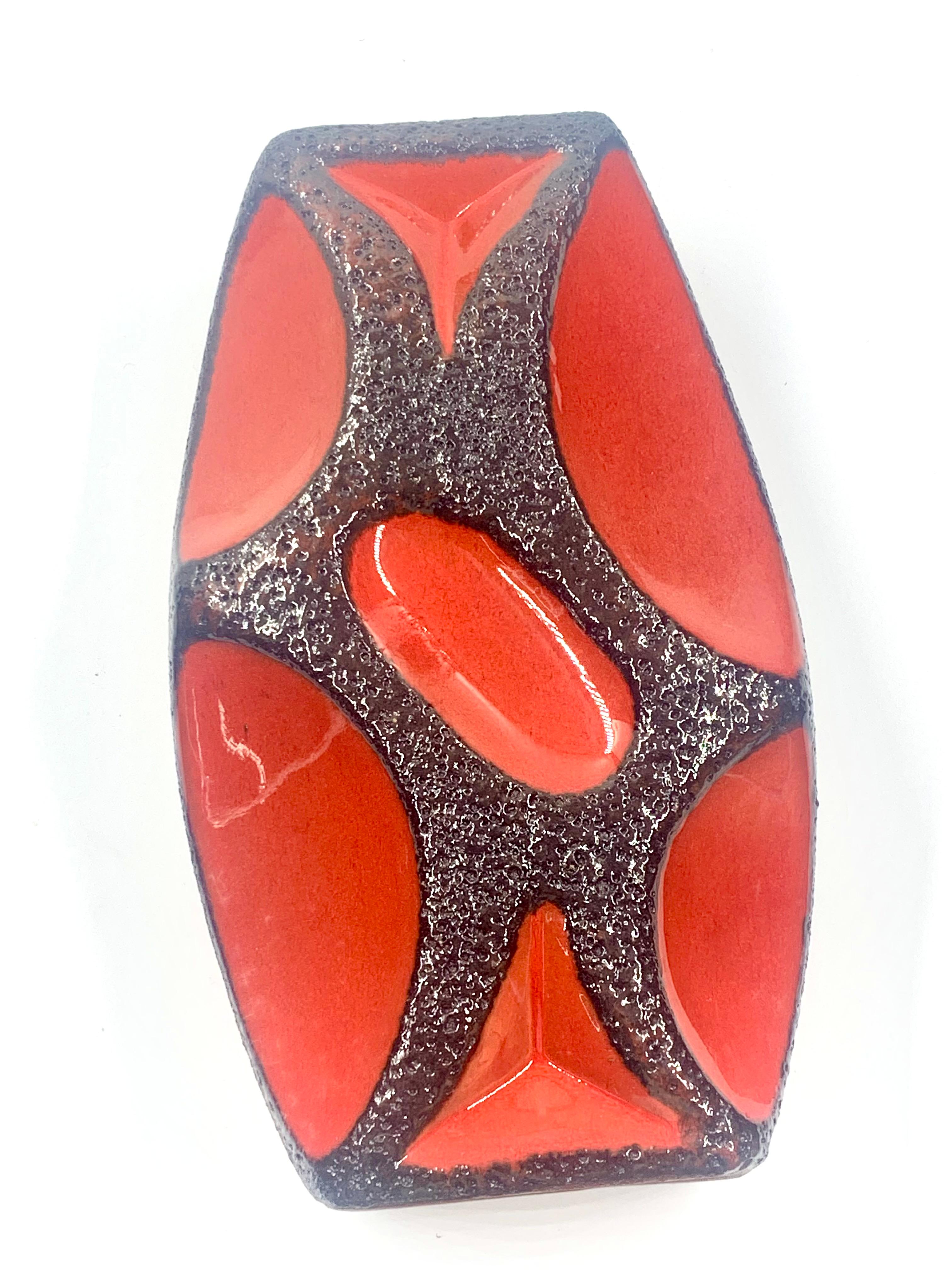 Grande vaso Roth Keramik smaltato di lava nera, Germania Ovest, C.C. 1970. In condizioni buone a Pymble, NSW