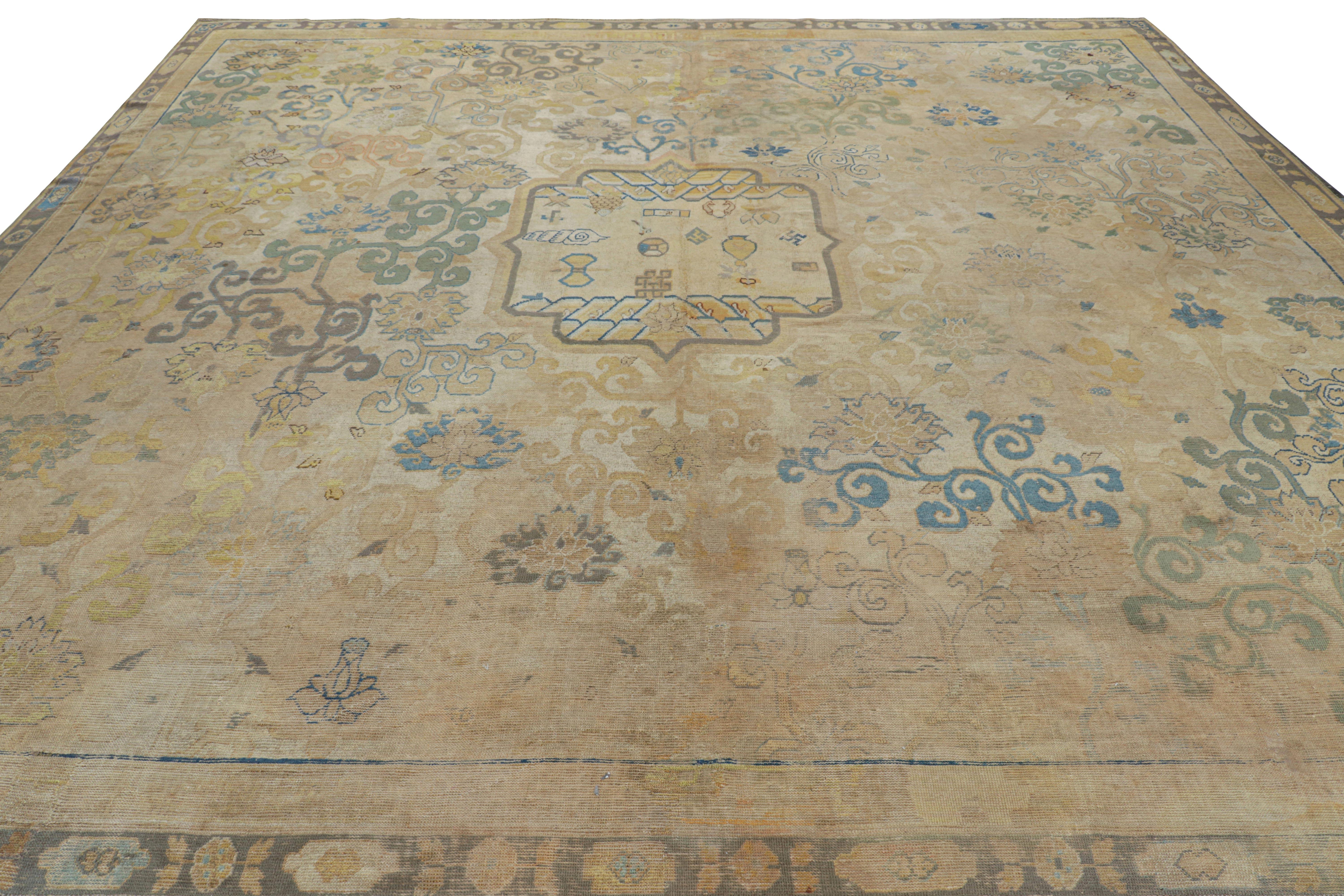 Noué à la main Tapis carré Ningxia chinois ancien Rothschild avec fleurs en vente