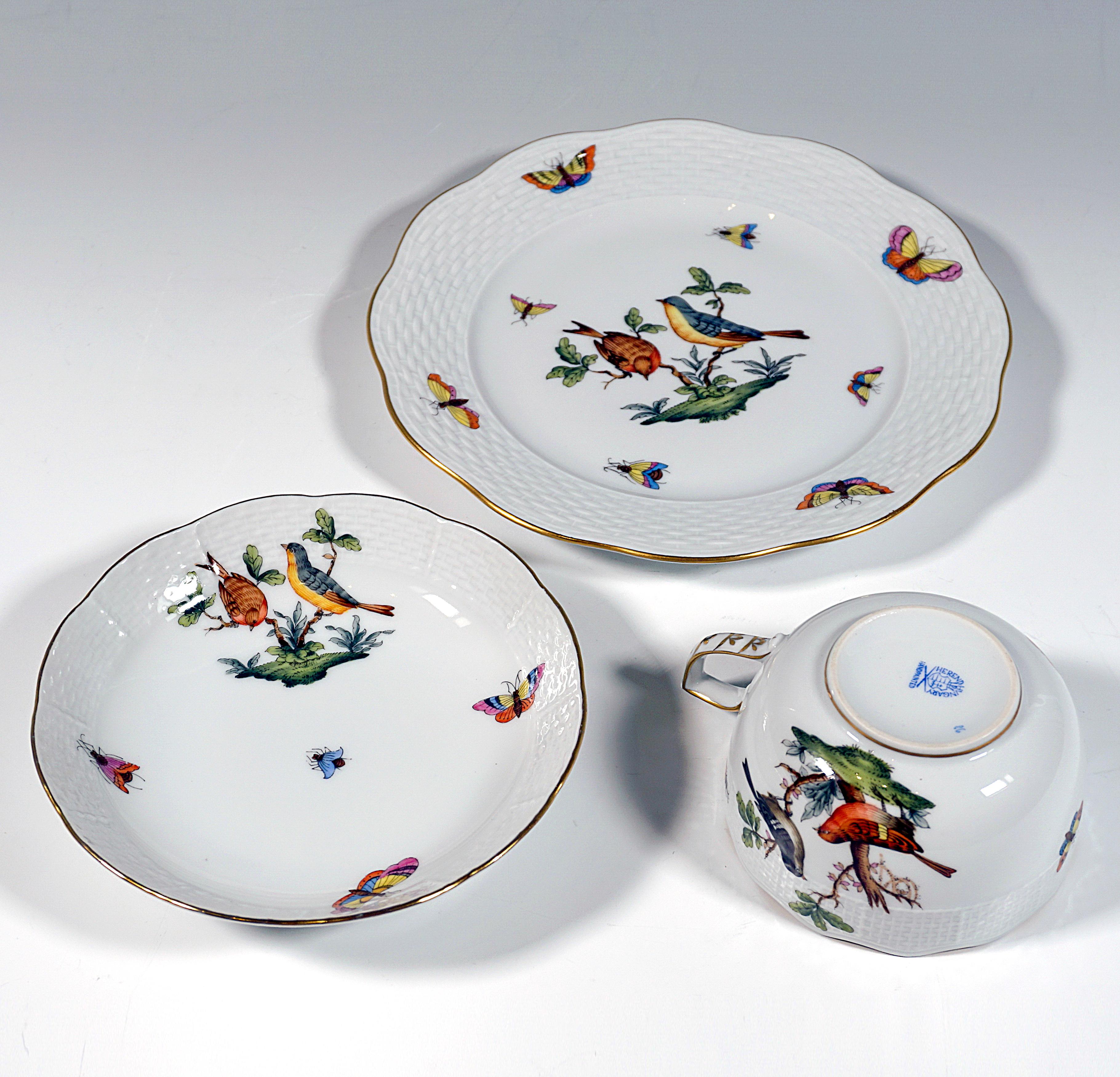 Rothschild Oiseaux Coffee & Dessert Set For 12 Persons Herend Hungary, 20th C For Sale 5