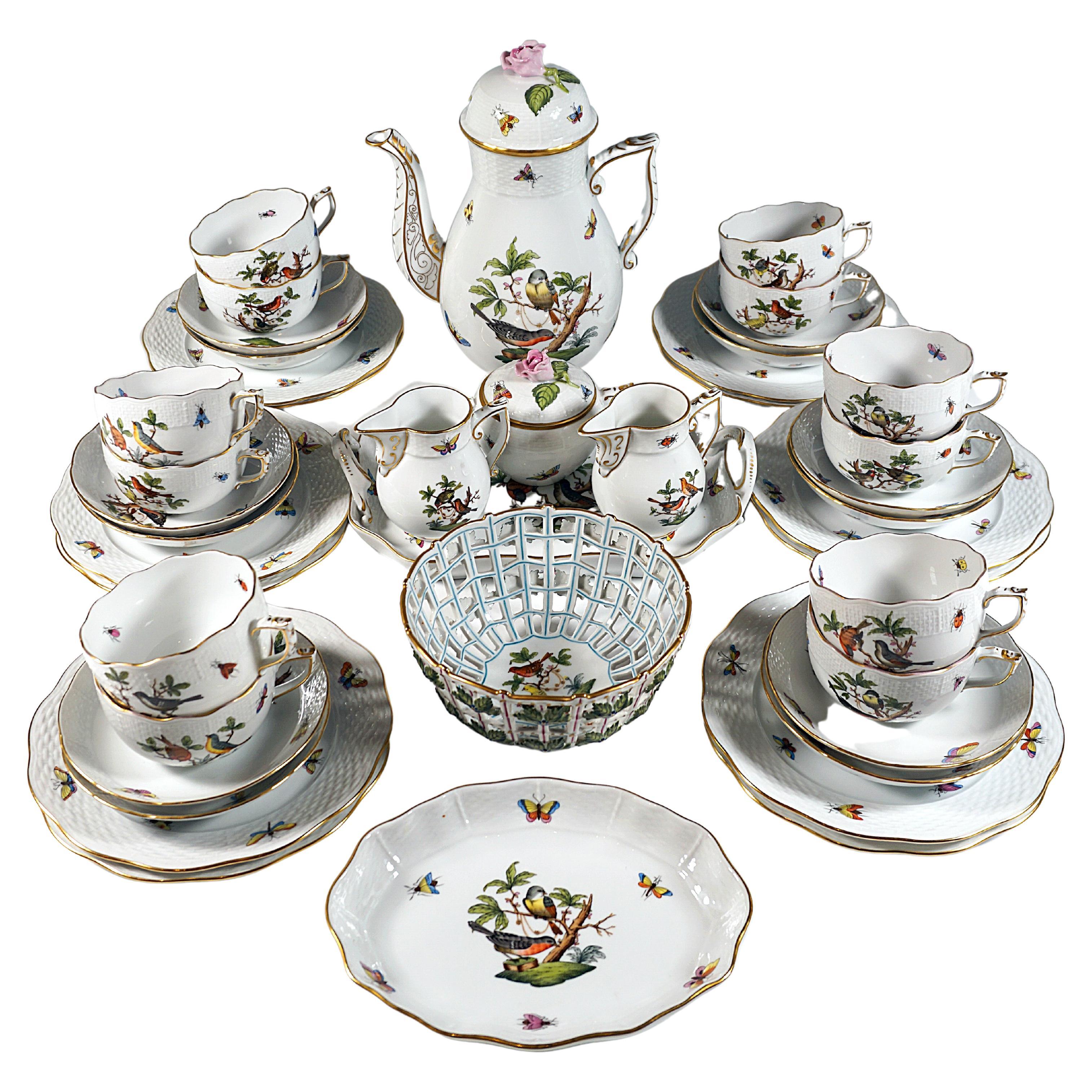 Rothschild Oiseaux Coffee & Dessert Set For 12 Persons Herend Hungary, 20th C For Sale