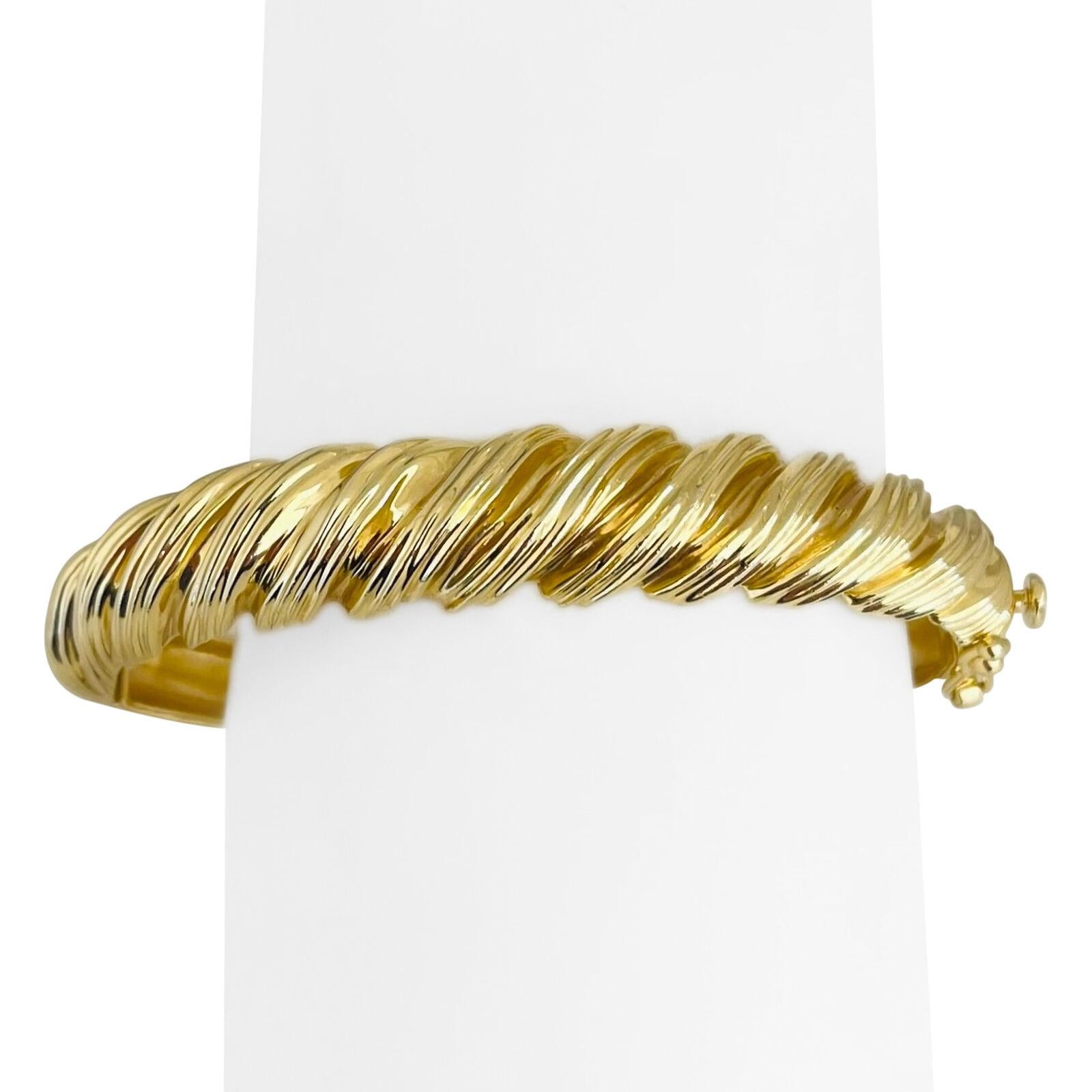 Rotkel 14 Karat Yellow Gold Solid Heavy Ribbed Bangle Bracelet For Sale 2