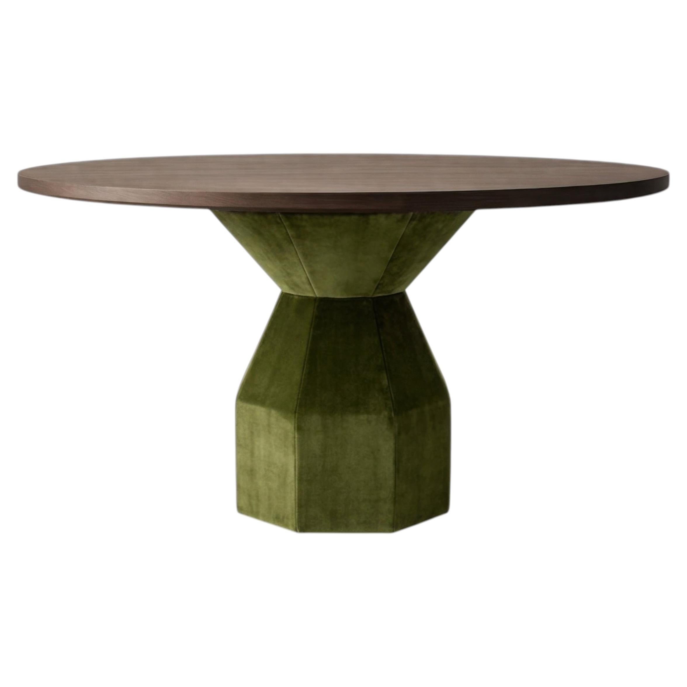 How thick should a dining table be?