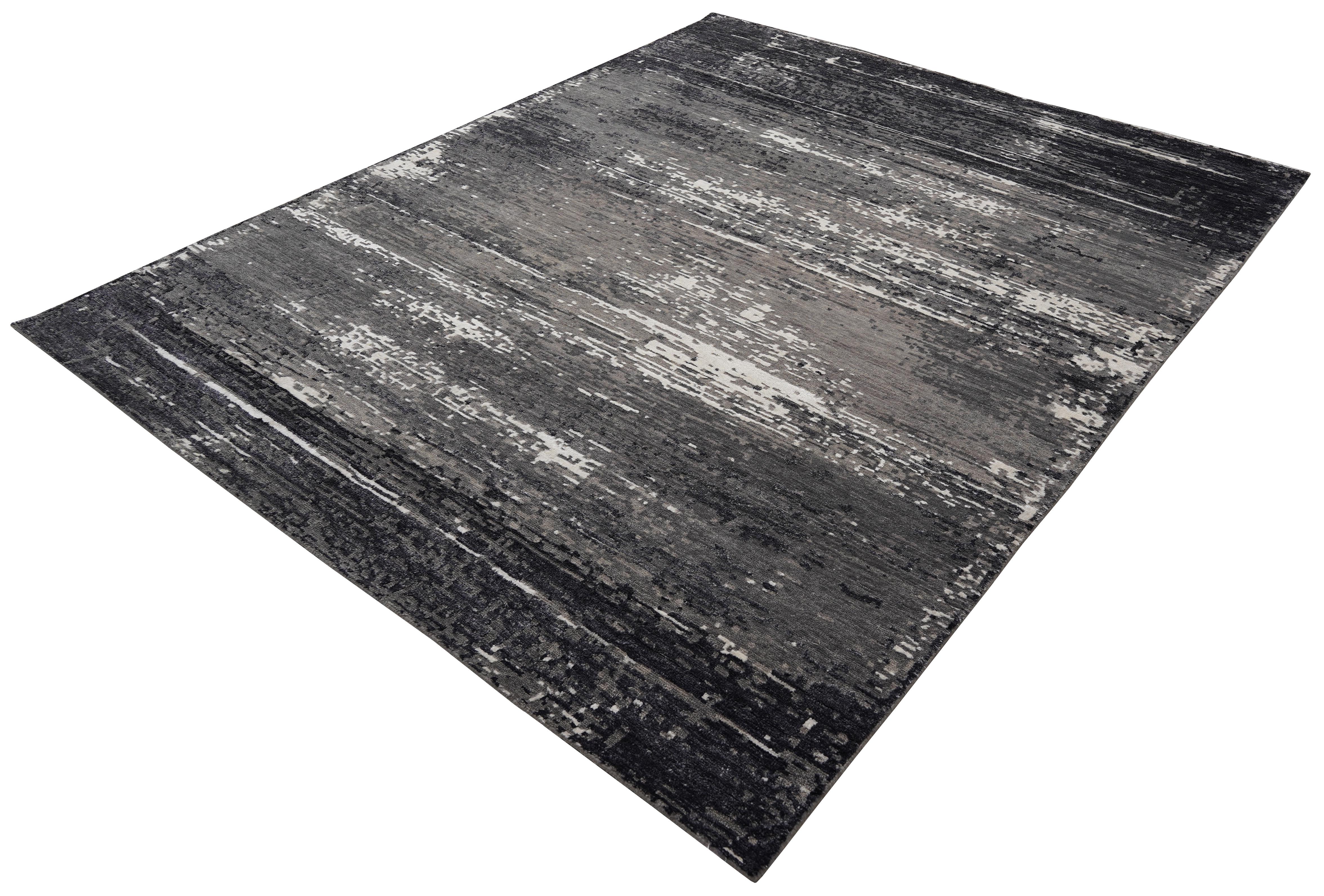 Indien Rou Hand Knotted Modern Silk Rug in Red and Black & White Colours by Hands en vente