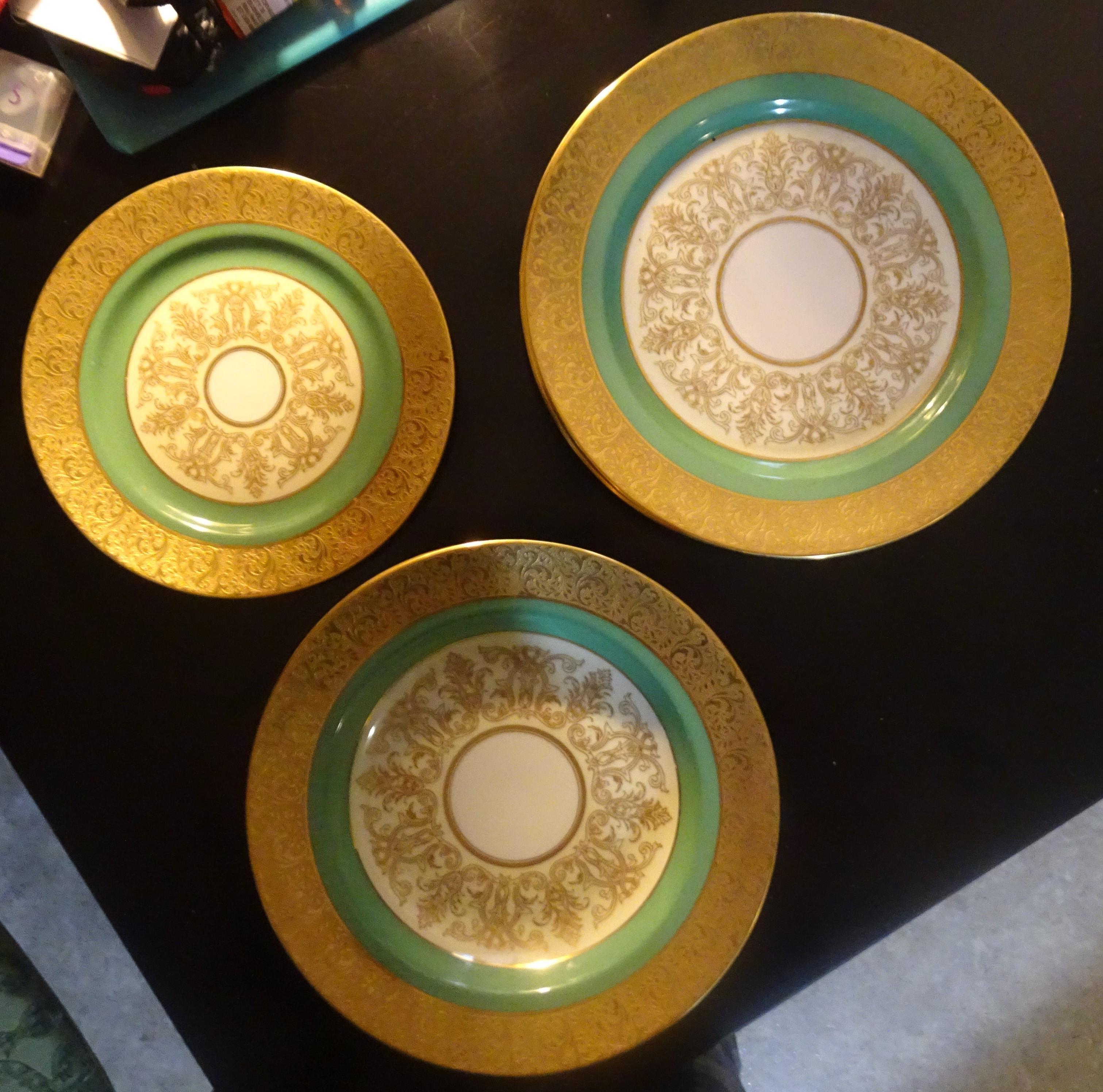 Rouard of Paris 11-piece Partial Set of Pompadour Green and Gold Dinner Service 1