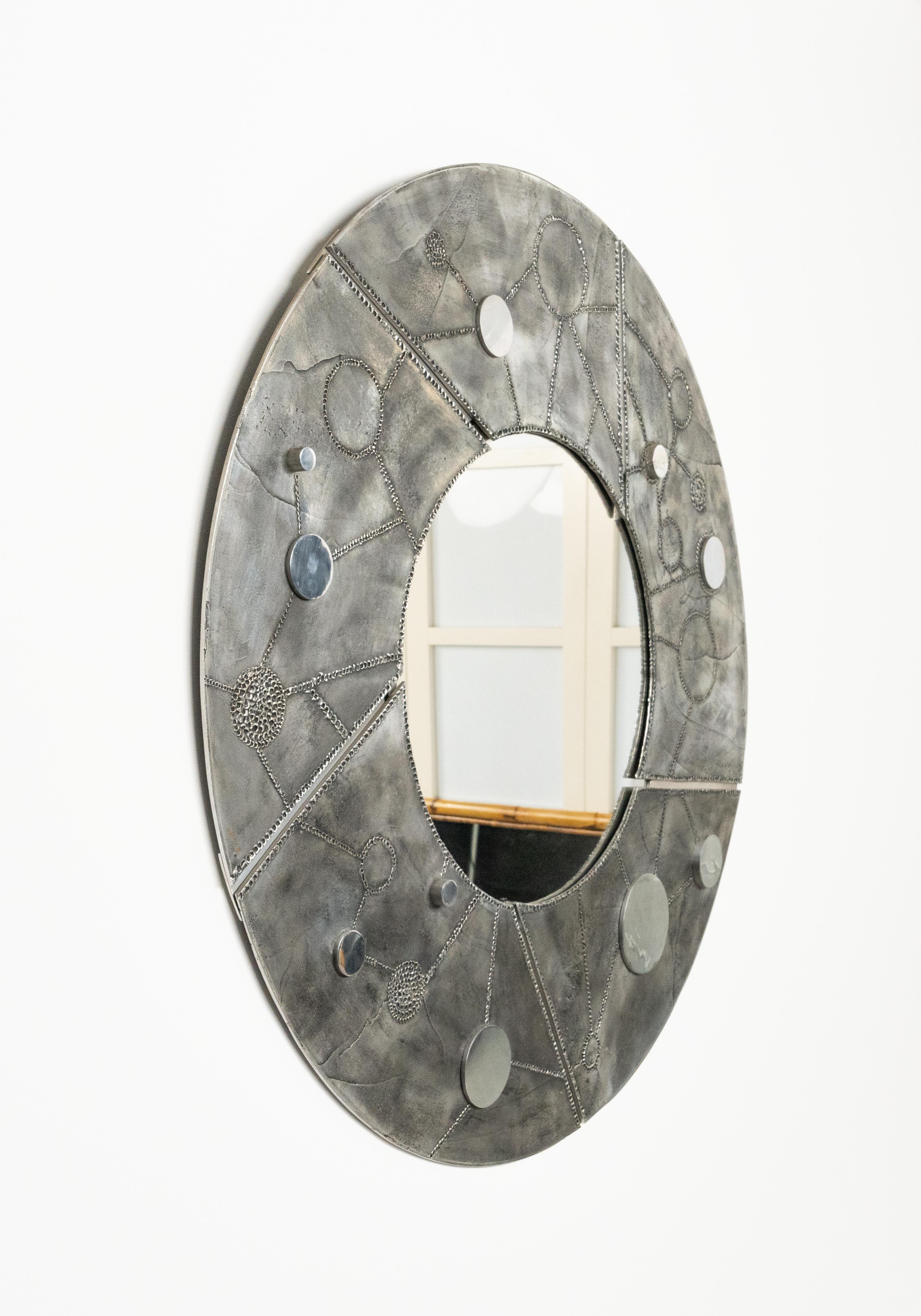 Round Wall Mirror in Aluminum and steel by Bianca Garinei for Banci, Italy 1970s In Good Condition For Sale In Rome, IT