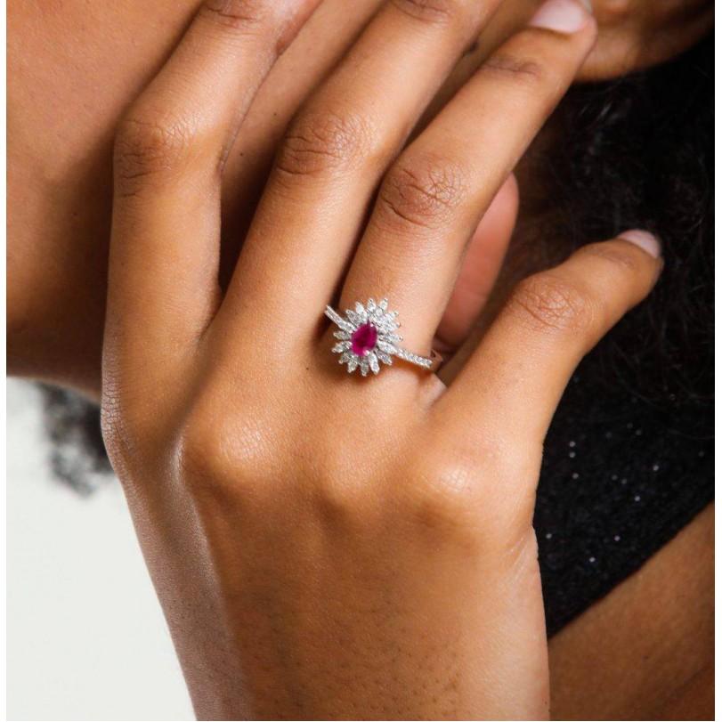 0.87ct Ruby And Diamond Flower Ring For Sale 1