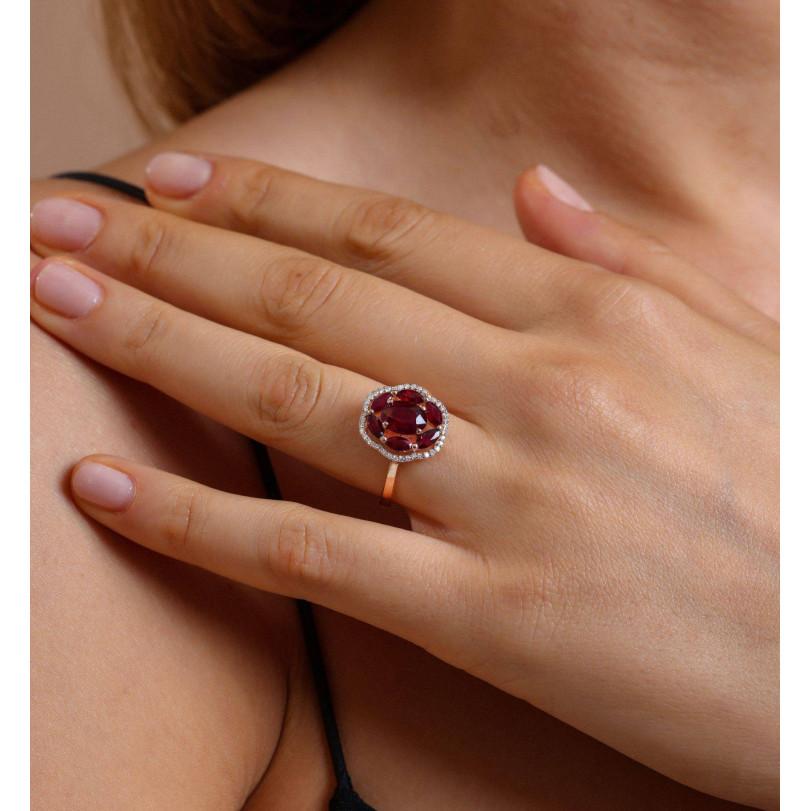 2.98ct Ruby and Diamond Cluster Ring For Sale 5