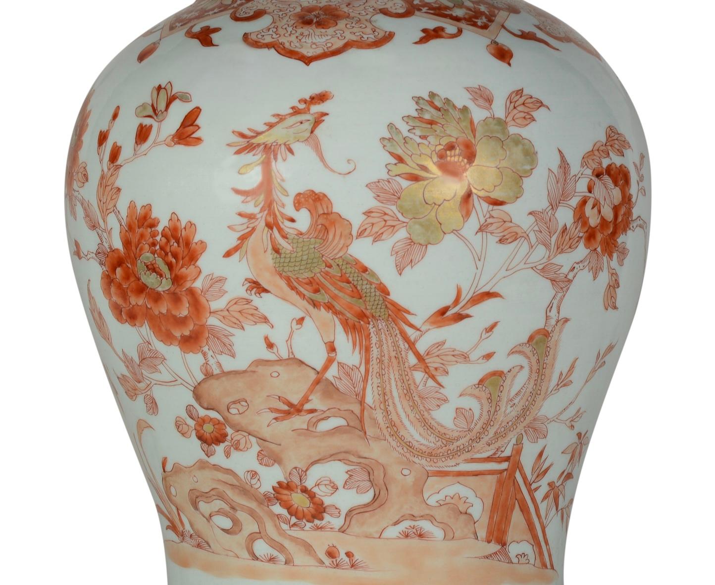 XIXe siècle Lampe de table du 19e siècle en fer rouge de fer et décorée de dorures en vente