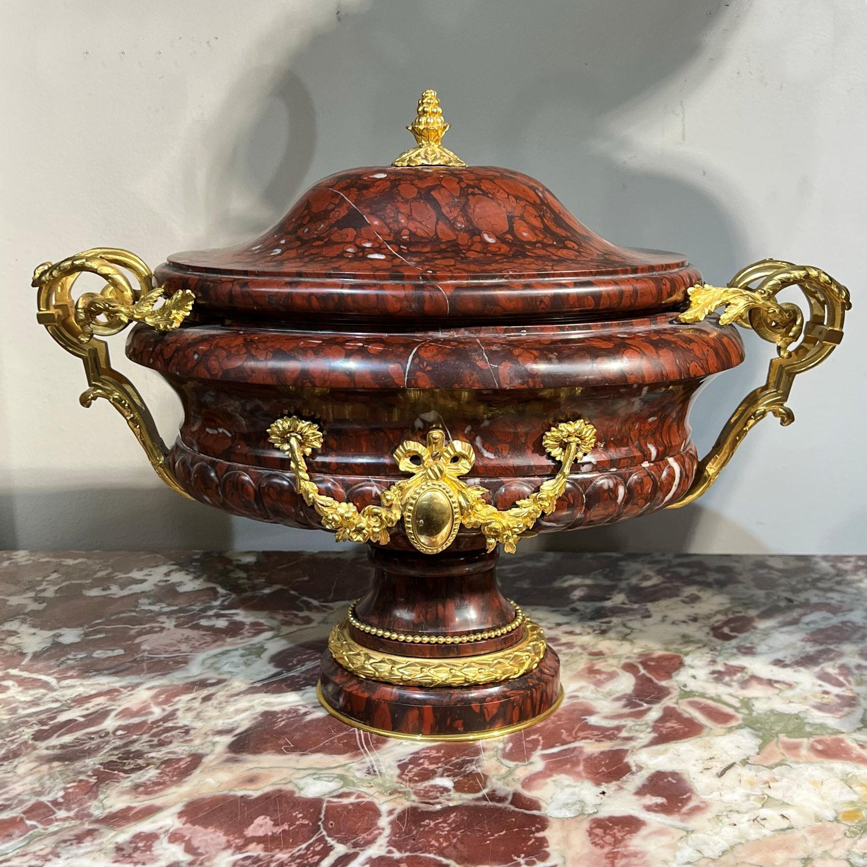 Rouge Marble Centerpiece Bowl and Cover with Gilt Bronze Mounts For Sale 2