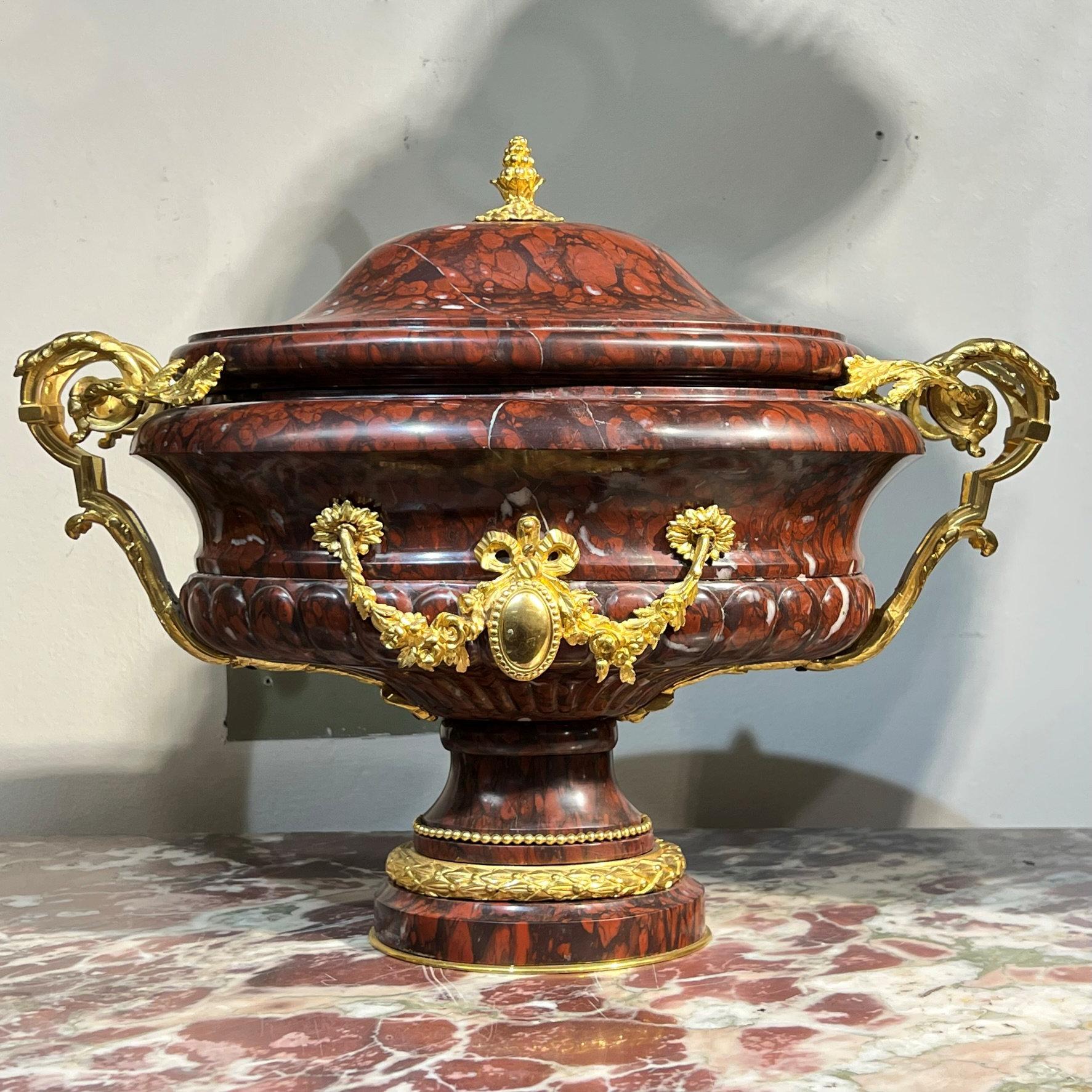 Rouge Marble Centerpiece Bowl and Cover with Gilt Bronze Mounts For Sale 3