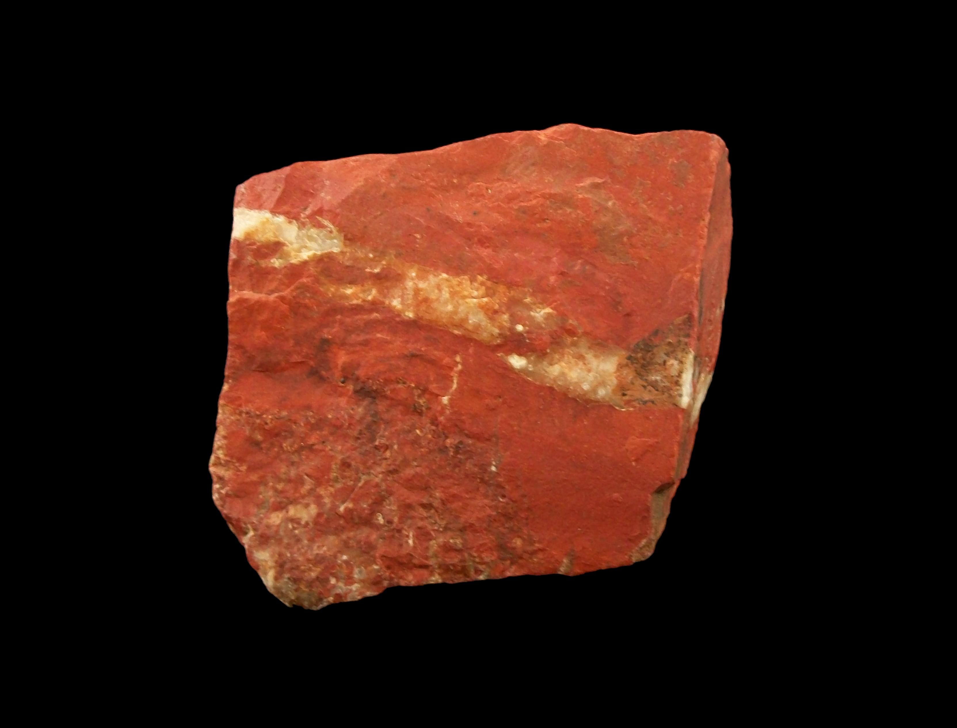 Rohes amerikanisches rotes Jaspis-Vitrinenexemplar - 783 Gramm - spätes 20. Jahrhundert im Angebot 3