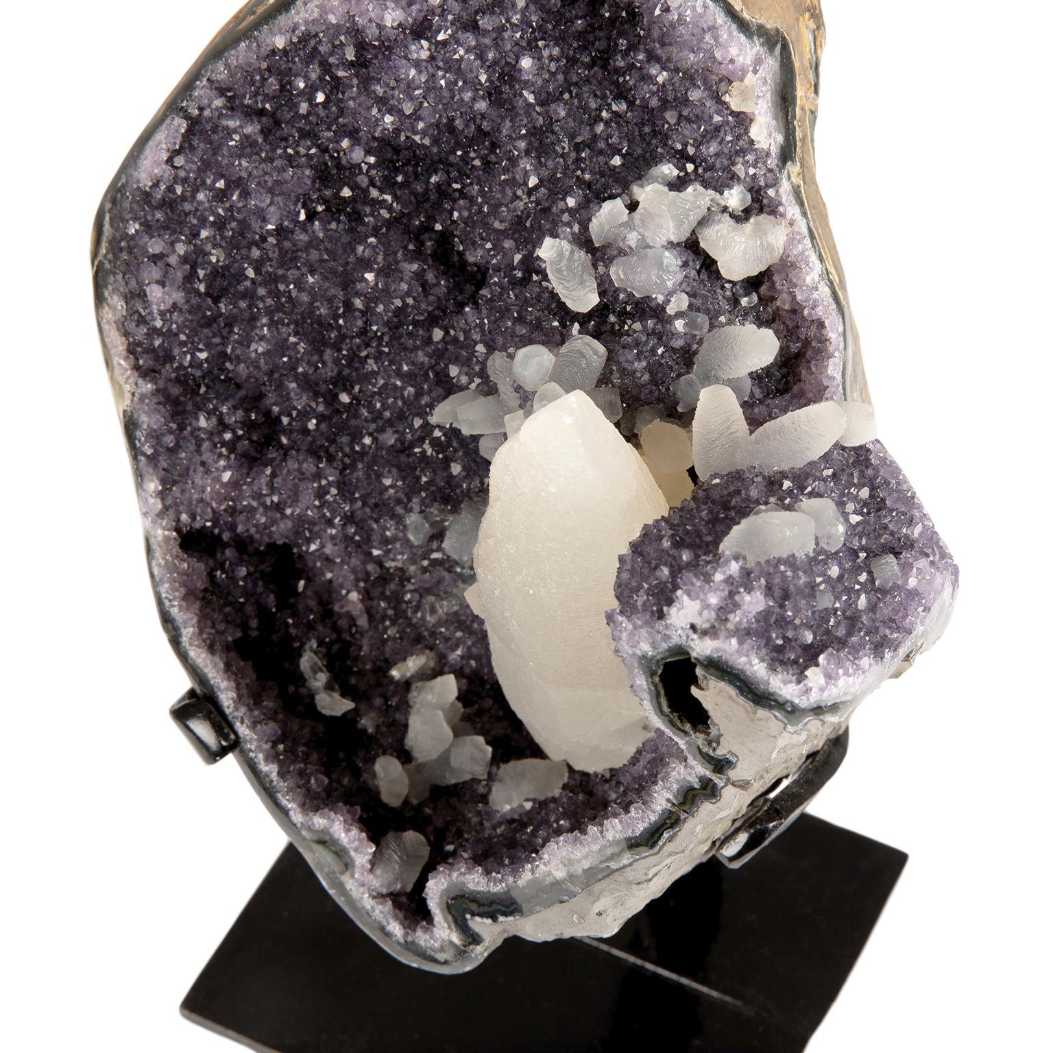 Rough Amethyst Cluster with Central Calcite Formation and Calcite Accents In Excellent Condition In London, GB
