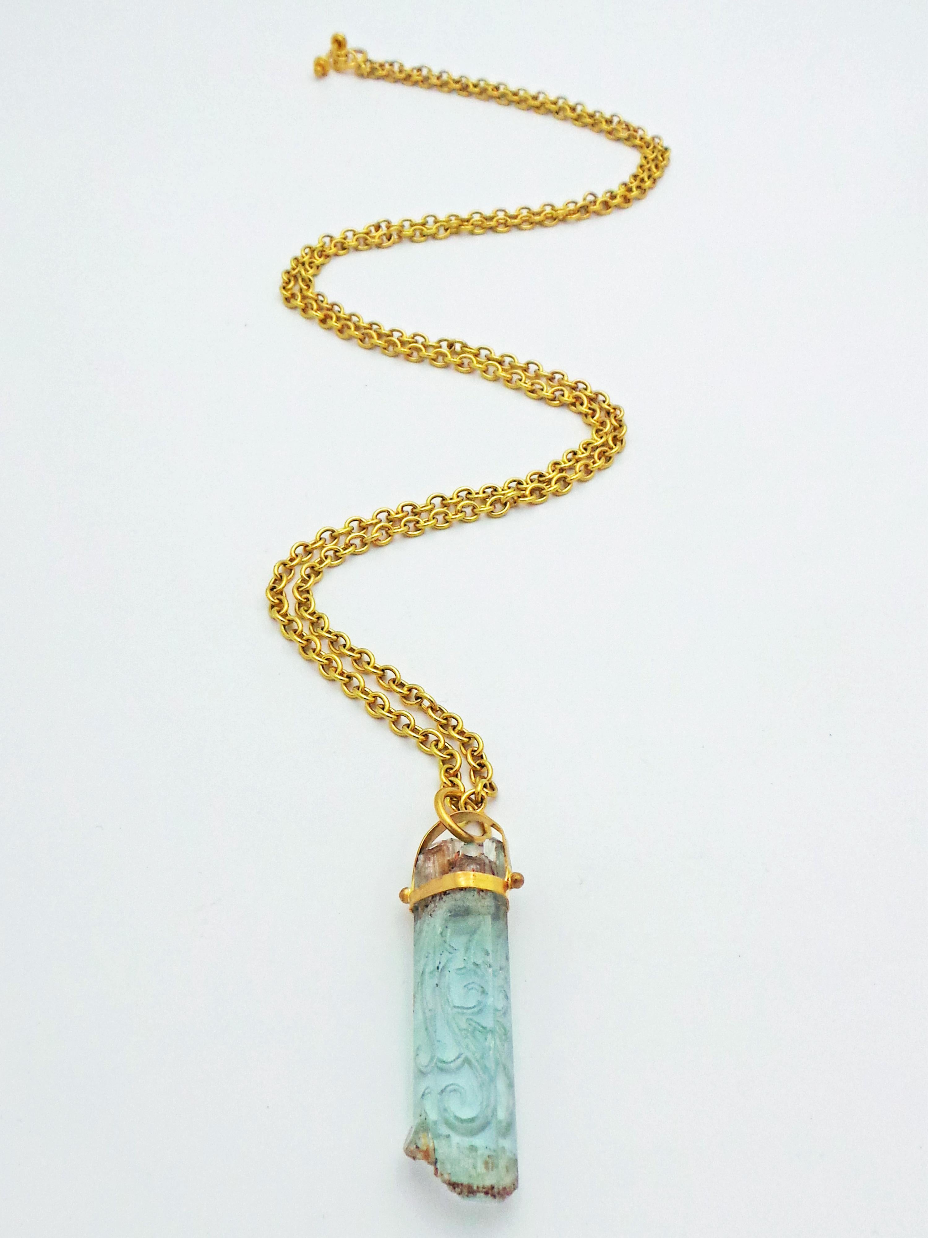 Contemporary Rough Aquamarine Carved Crystal Pendant on 22k Gold Chain Necklace For Sale