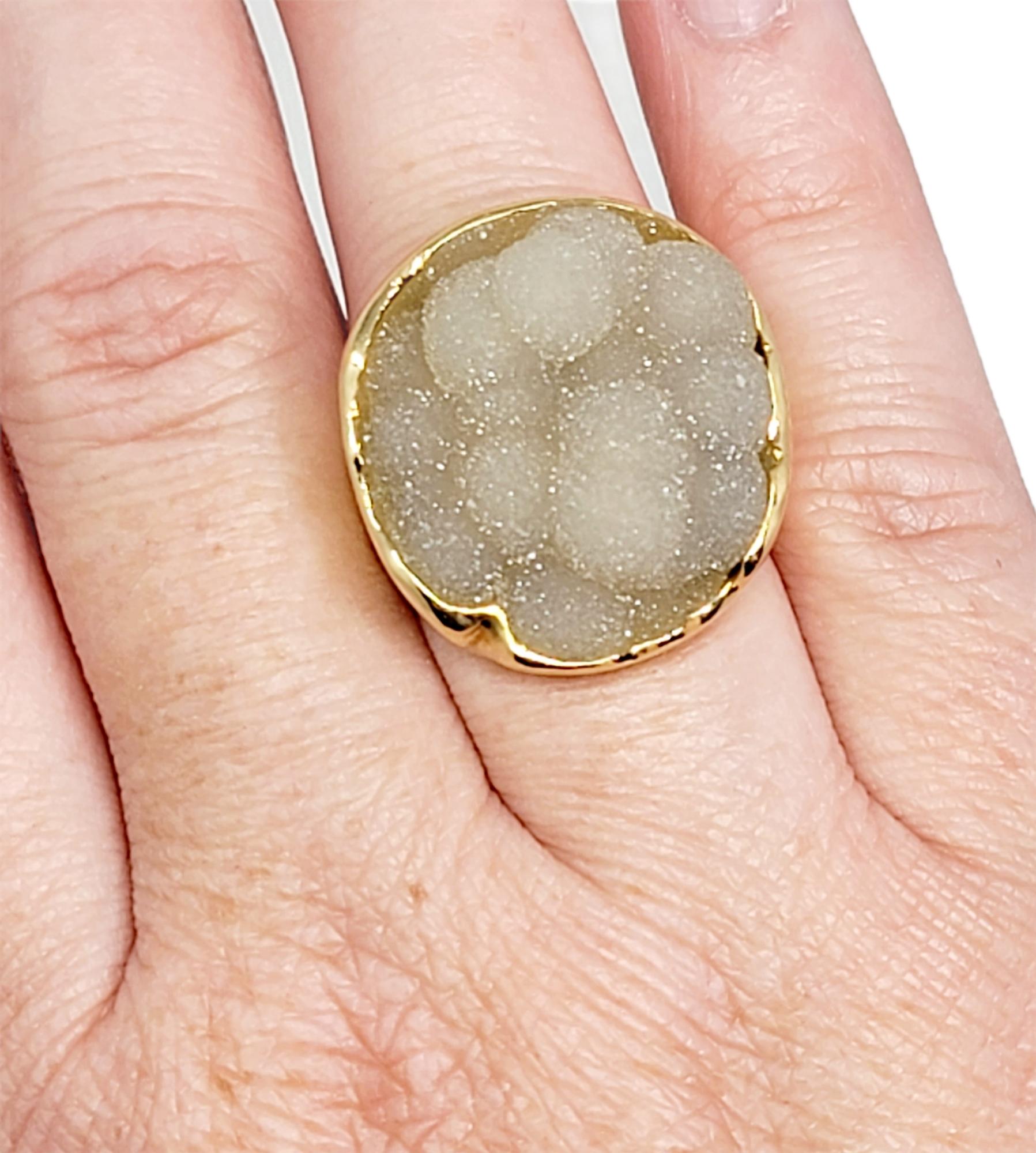 Rough Cut Opaque Gray Botryoidal Agate Cocktail Ring 18 Karat Yellow Gold 6.75 For Sale 3