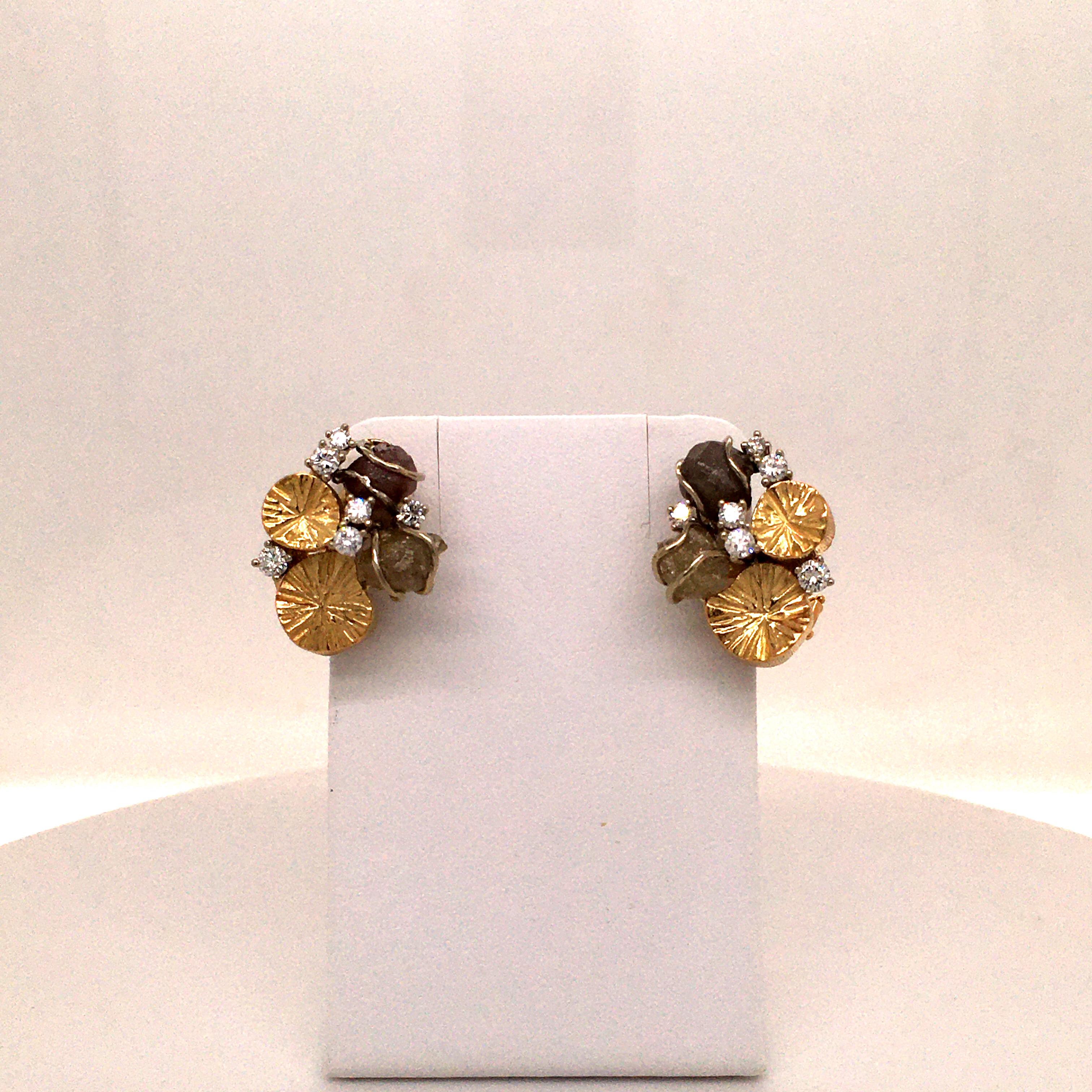 Rough Diamond and Brilliant Earrings in 18 Karat Yellow Gold In Good Condition In Lucerne, CH