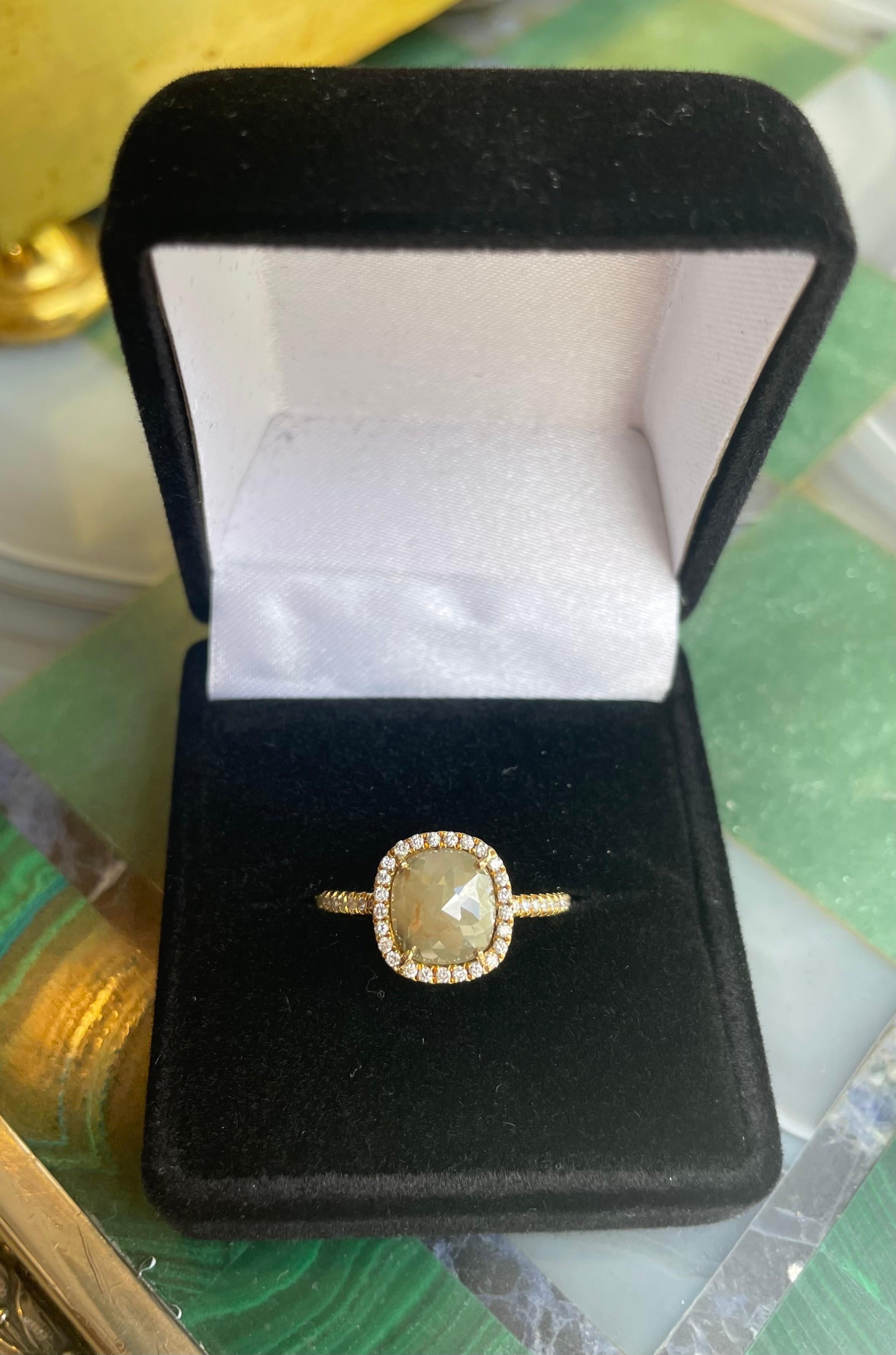 2 Karat Rohdiamant Pflasterung 18 Karat Gelbgold Verlobungsring (Zeitgenössisch) im Angebot