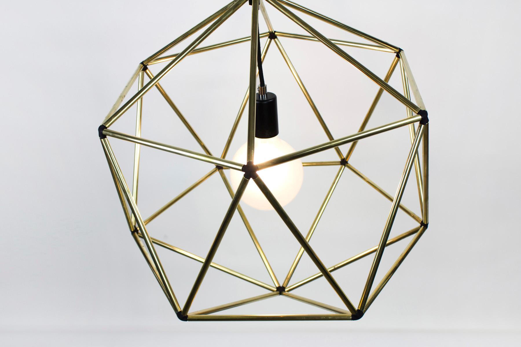 Rough Diamond Globe, Matte Black Wire Frame Geometric Pendant Light (Australisch)