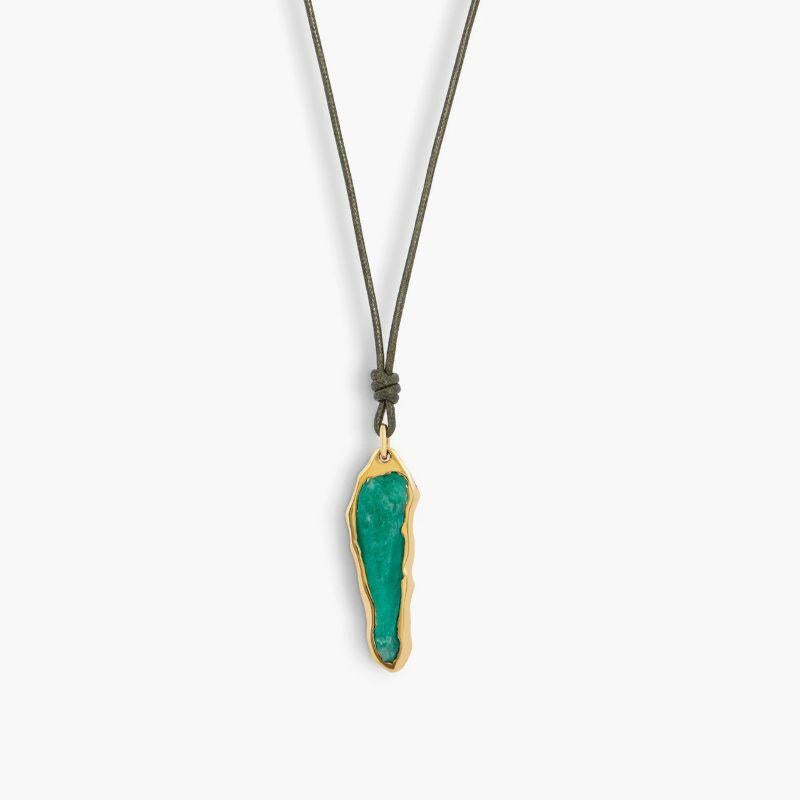 Rough Emerald '35.40ct' Pendant in 18k Yellow Gold In New Condition For Sale In Fulham business exchange, London
