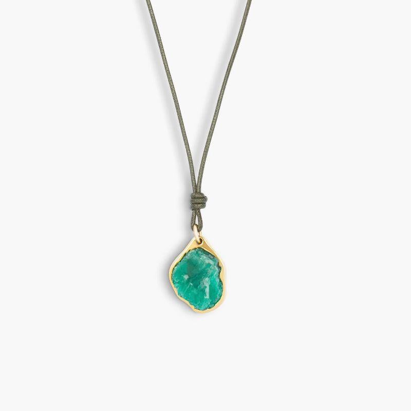 Rough Emerald '71.05ct' Pendant in 18k Yellow Gold In New Condition In Fulham business exchange, London