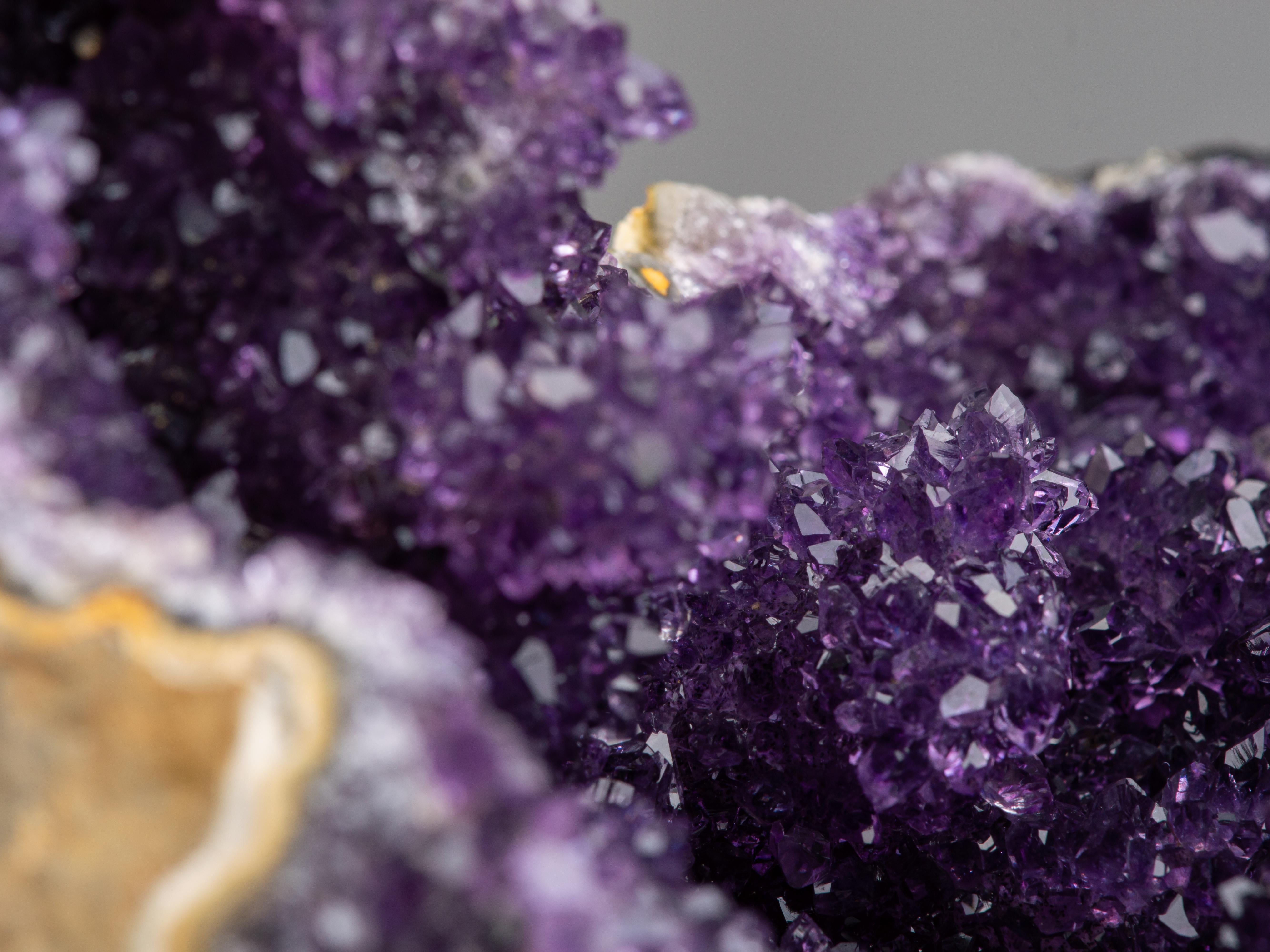 Rough geode section with contrasting amethyst For Sale 8