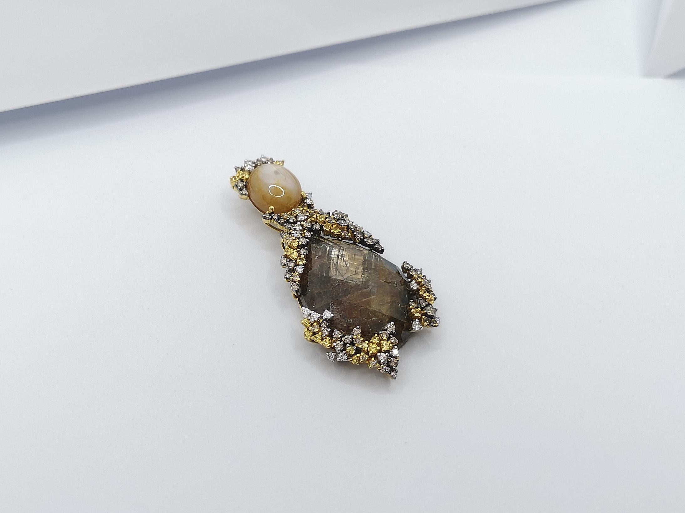 Mixed Cut Rough Sapphire, Yellow Star Sapphire, Yellow Sapphire Pendant in 18 Karat Gold For Sale