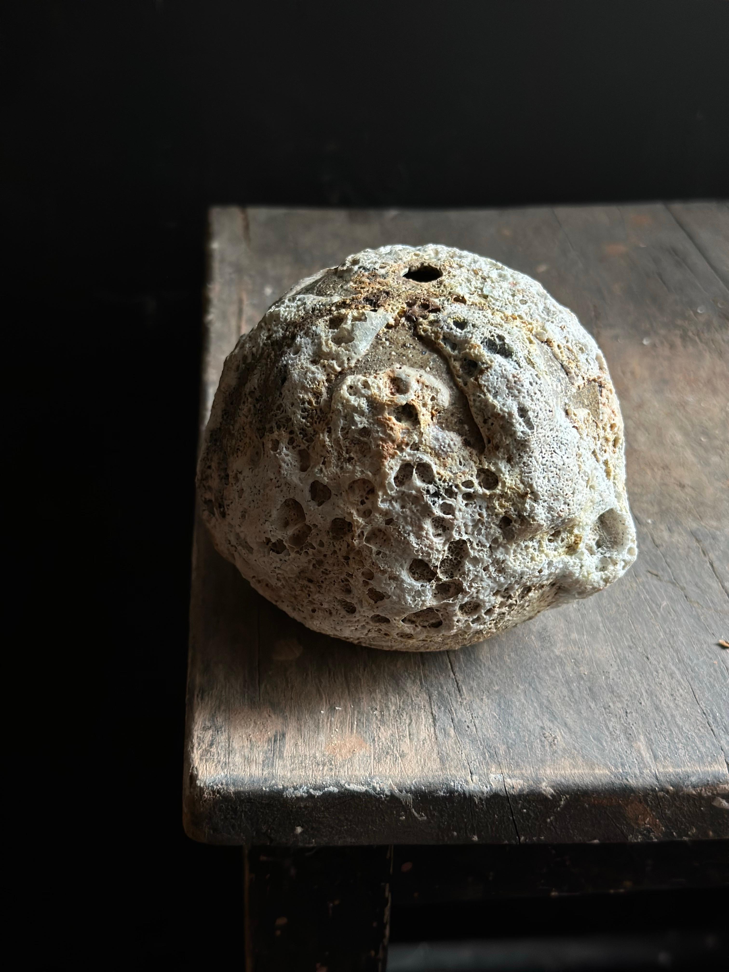 Vase à bourgeons rustique organique texturé brut en vente 4