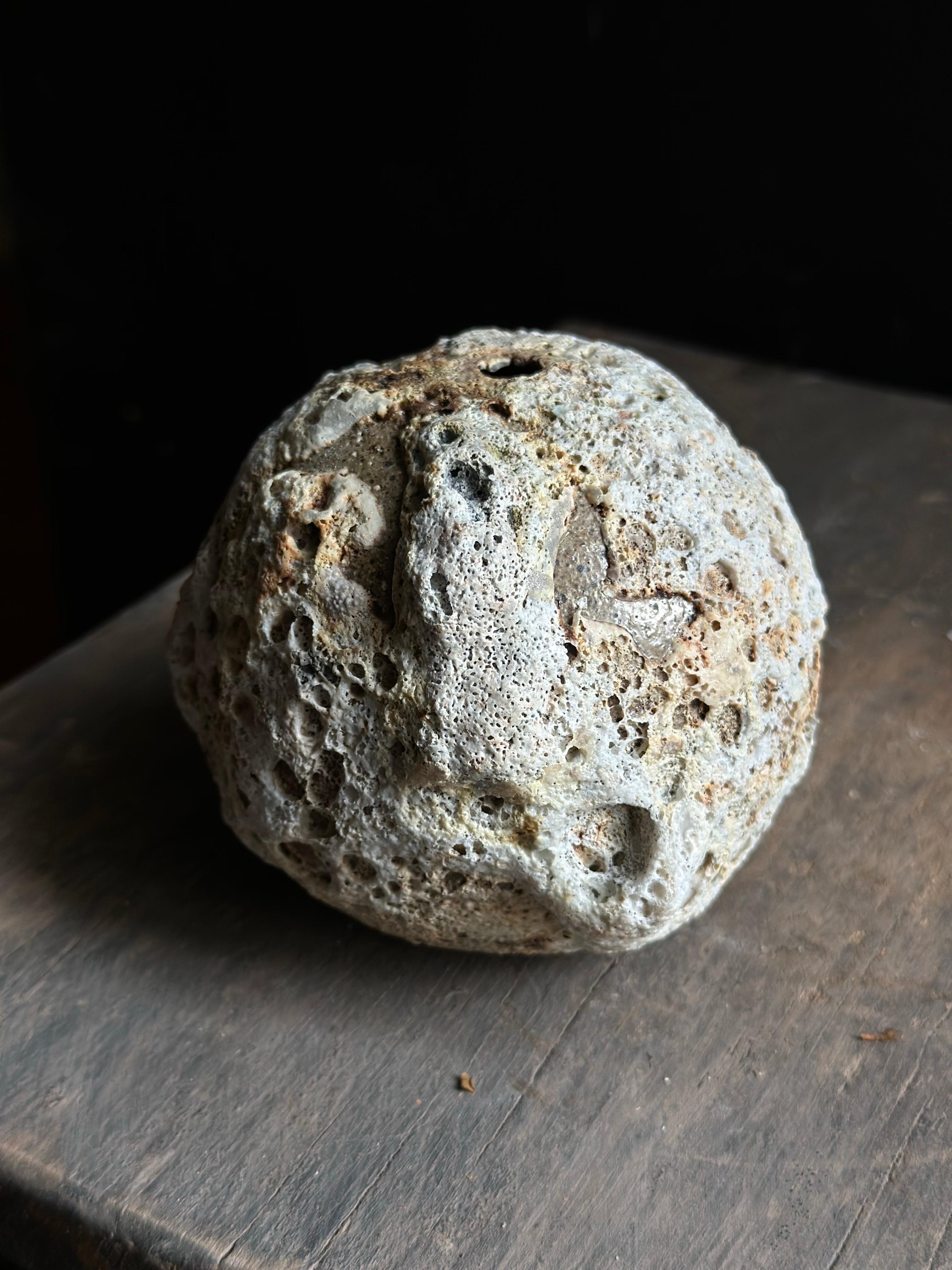 Vase à bourgeons rustique organique texturé brut Neuf - En vente à Pasadena, CA