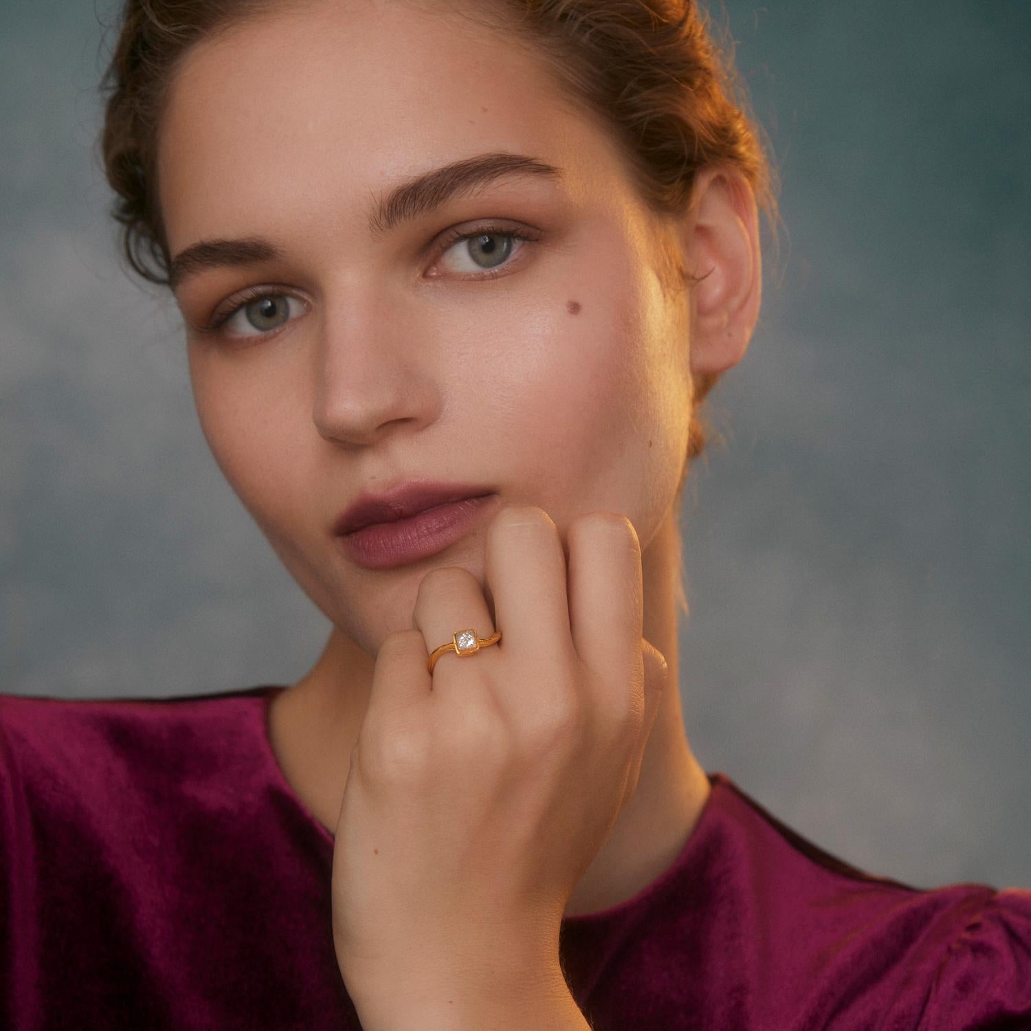 Contemporain Bague en or 18k avec diamant brut non taillé en vente