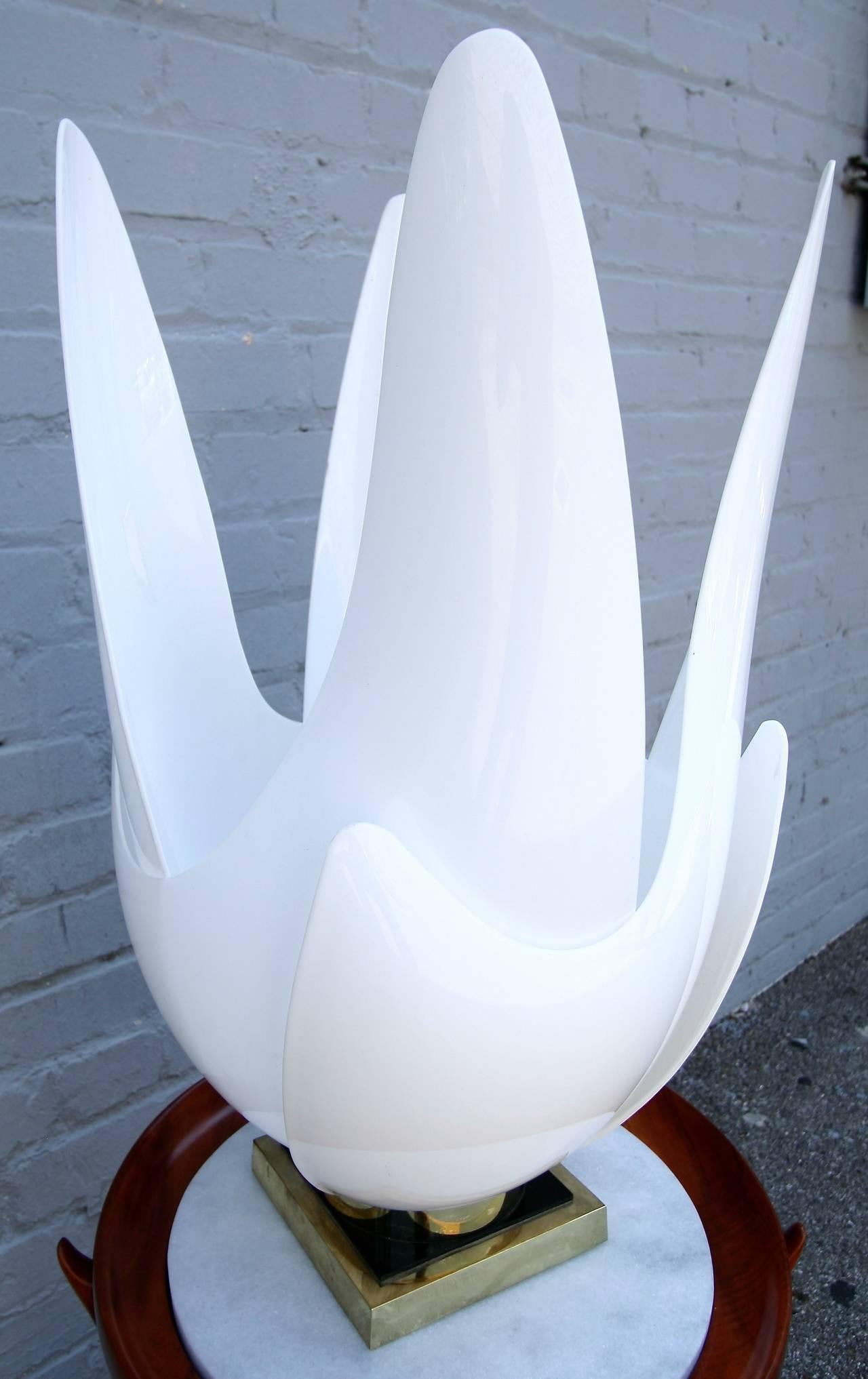 Mid-Century Modern Rougier mid-century Sculptural Tulip Acrylic & Brass Table Lamp, Canada, 1970s  
