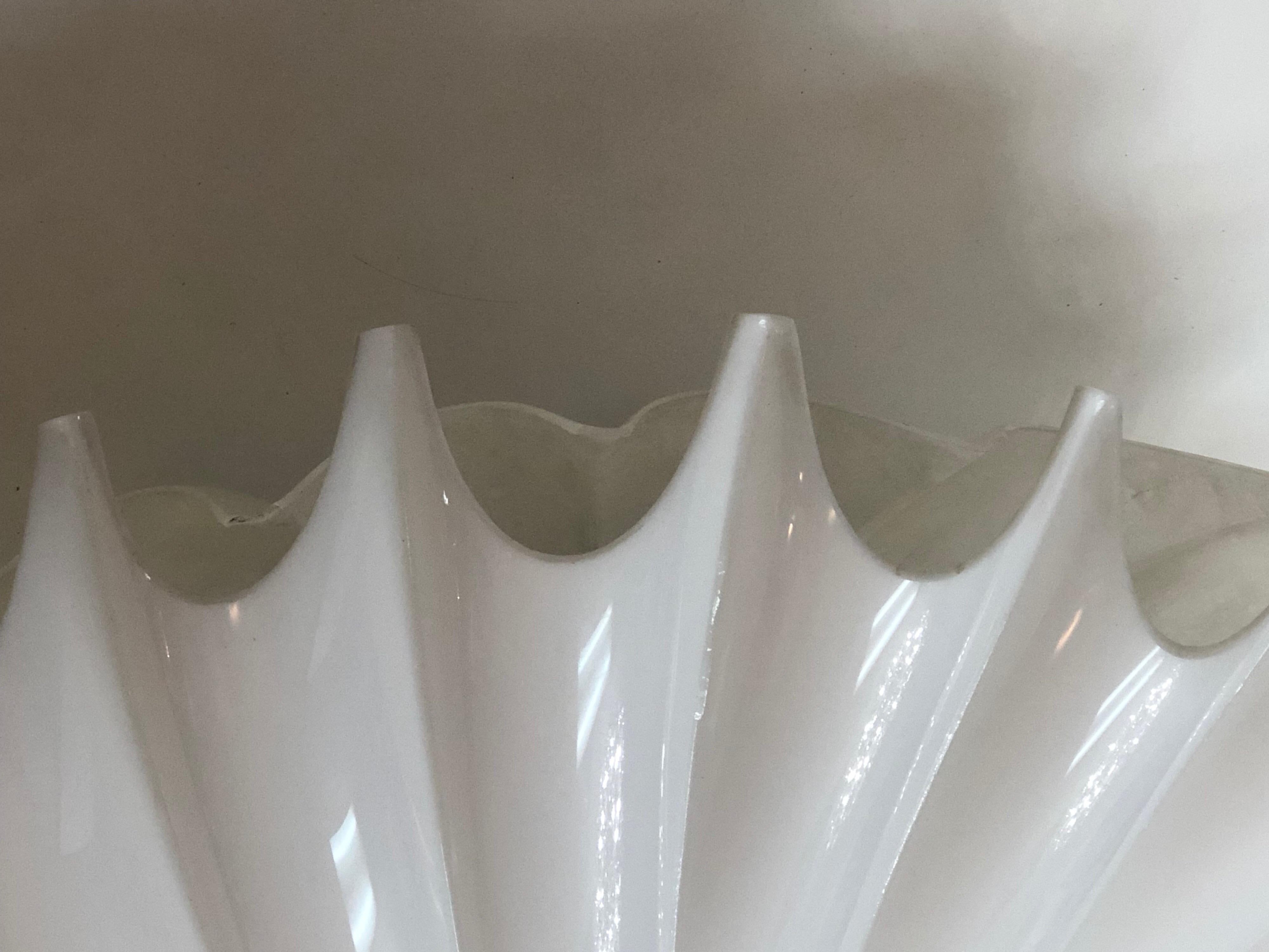 Rougier Giant Clam Lucite Lamp, 1970s 2