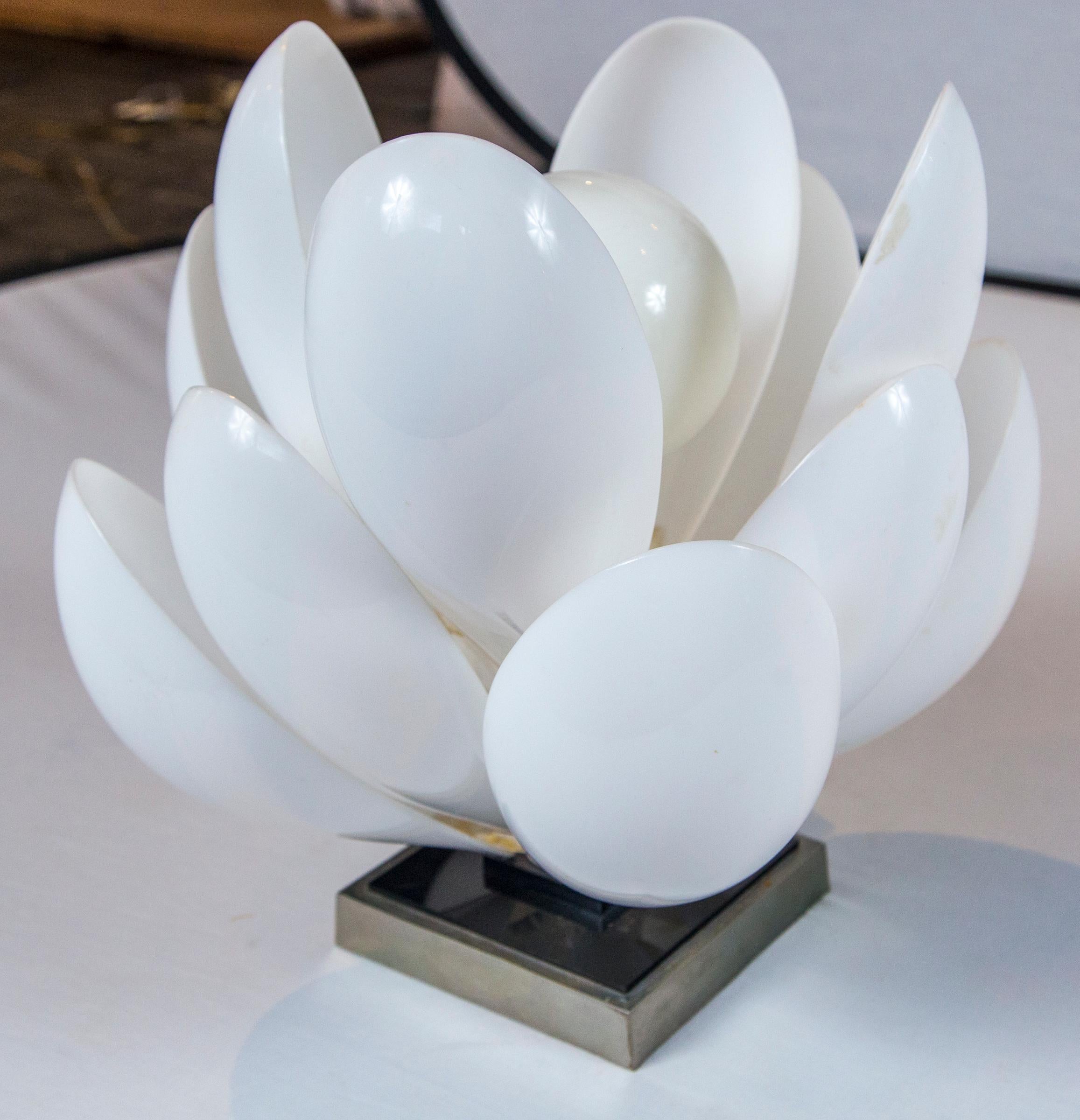 Rougier Lucite Lotus Lamp In Good Condition In Stamford, CT
