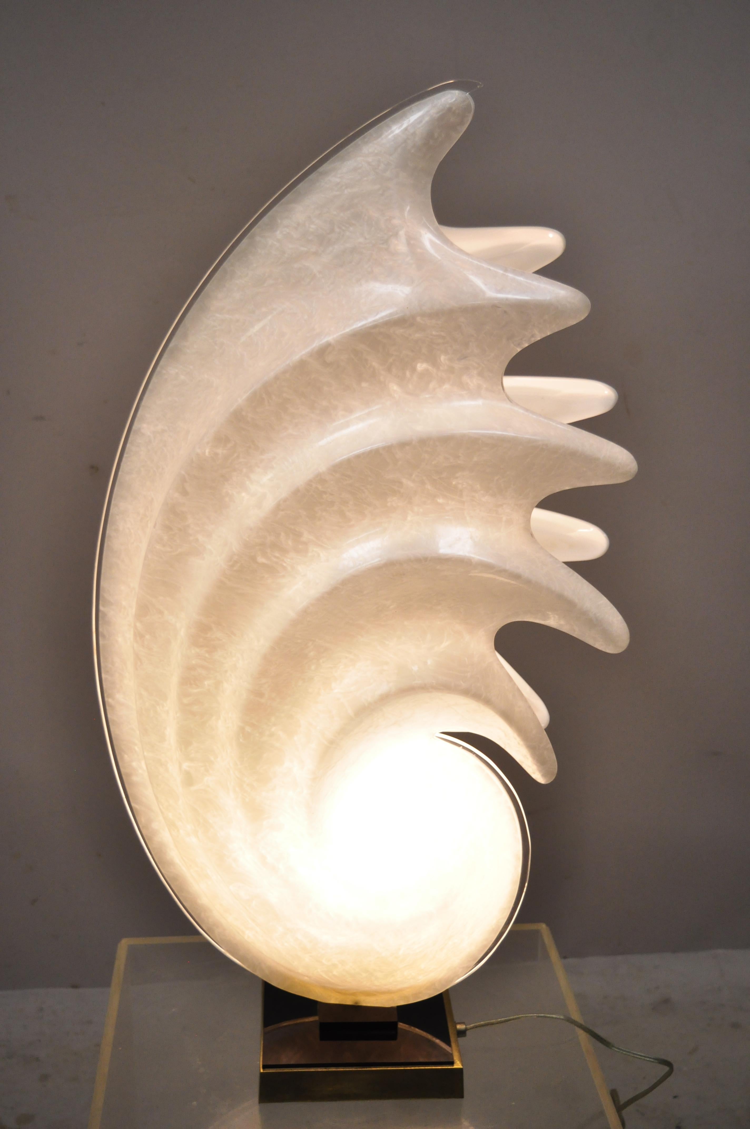 Rougier Molded Lucite Acrylic Large Shell Form Pearlescent Pearl White Lamp In Good Condition In Philadelphia, PA