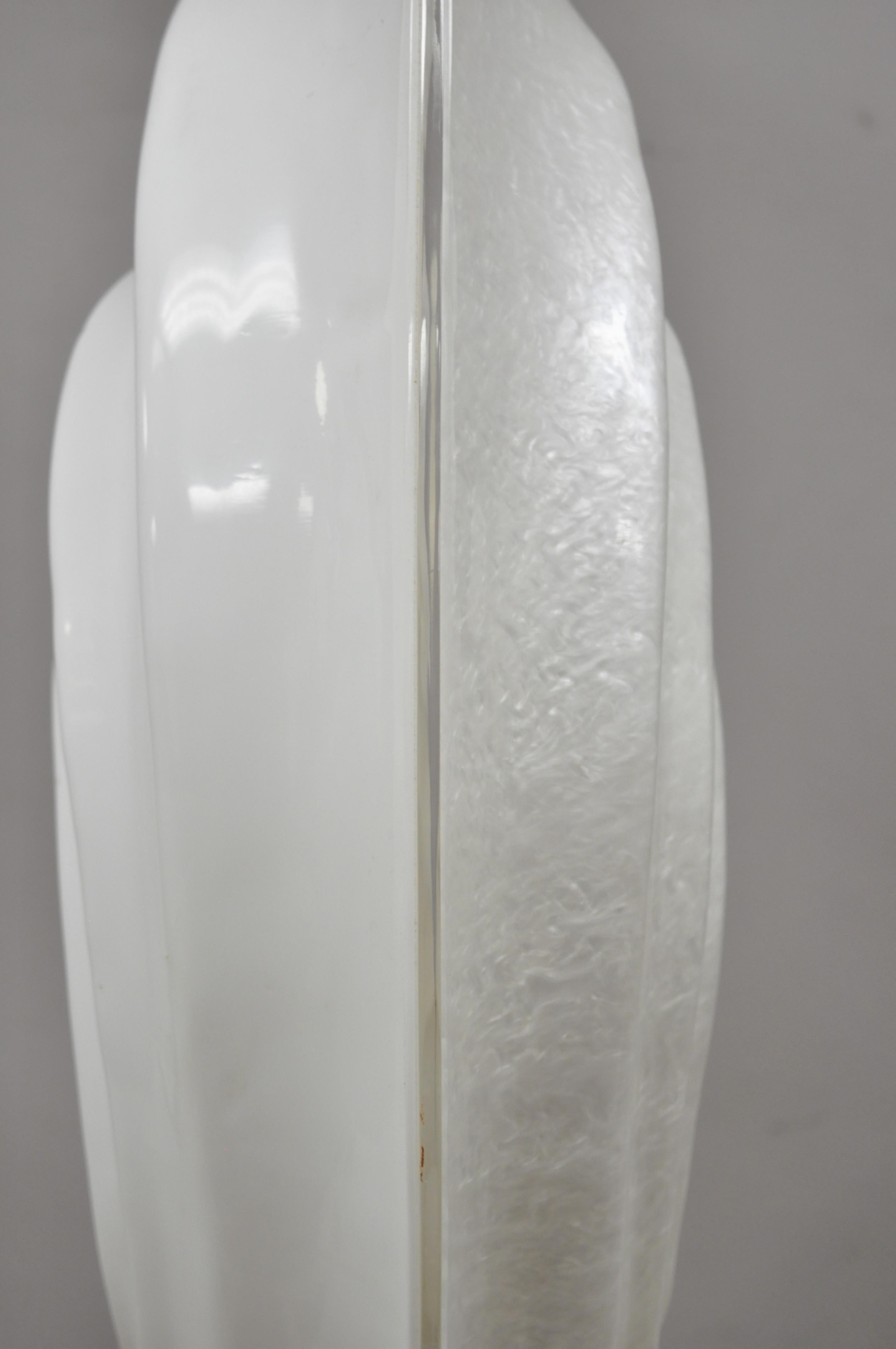 Rougier Molded Lucite Acrylic Large Shell Form Pearlescent Pearl White Lamp 1