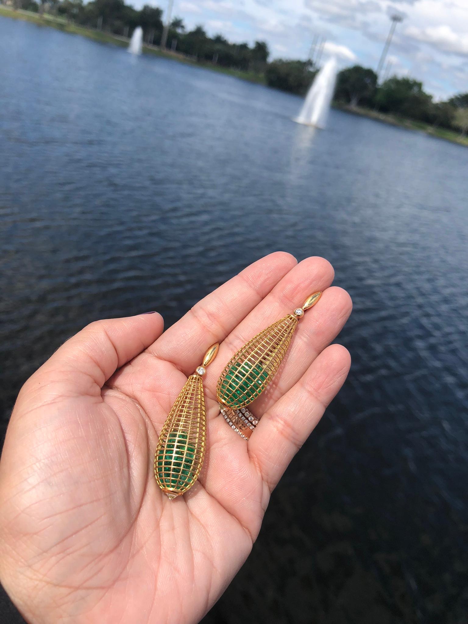 Roule & Co. 18k Yellow Gold Emerald Sapphire Teardrop Earrings In Good Condition For Sale In Boca Raton, FL