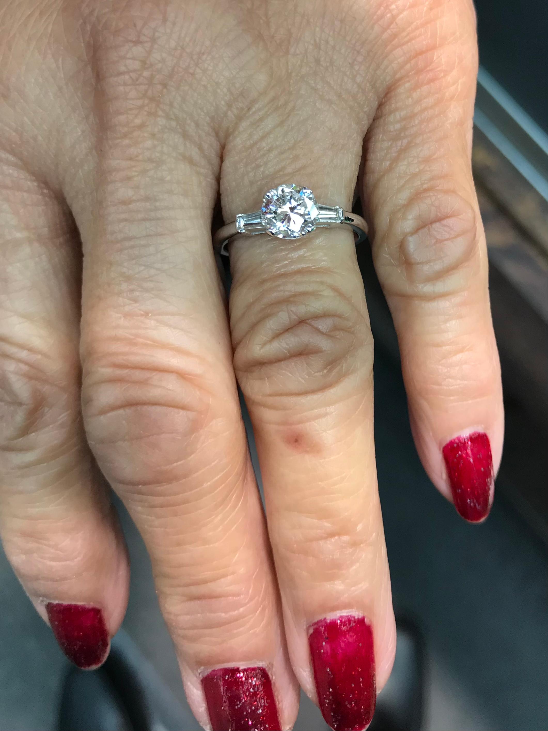 Round 1.02 Carat E Color Diamond White Gold Engagement Ring In Good Condition In Los Angeles, CA