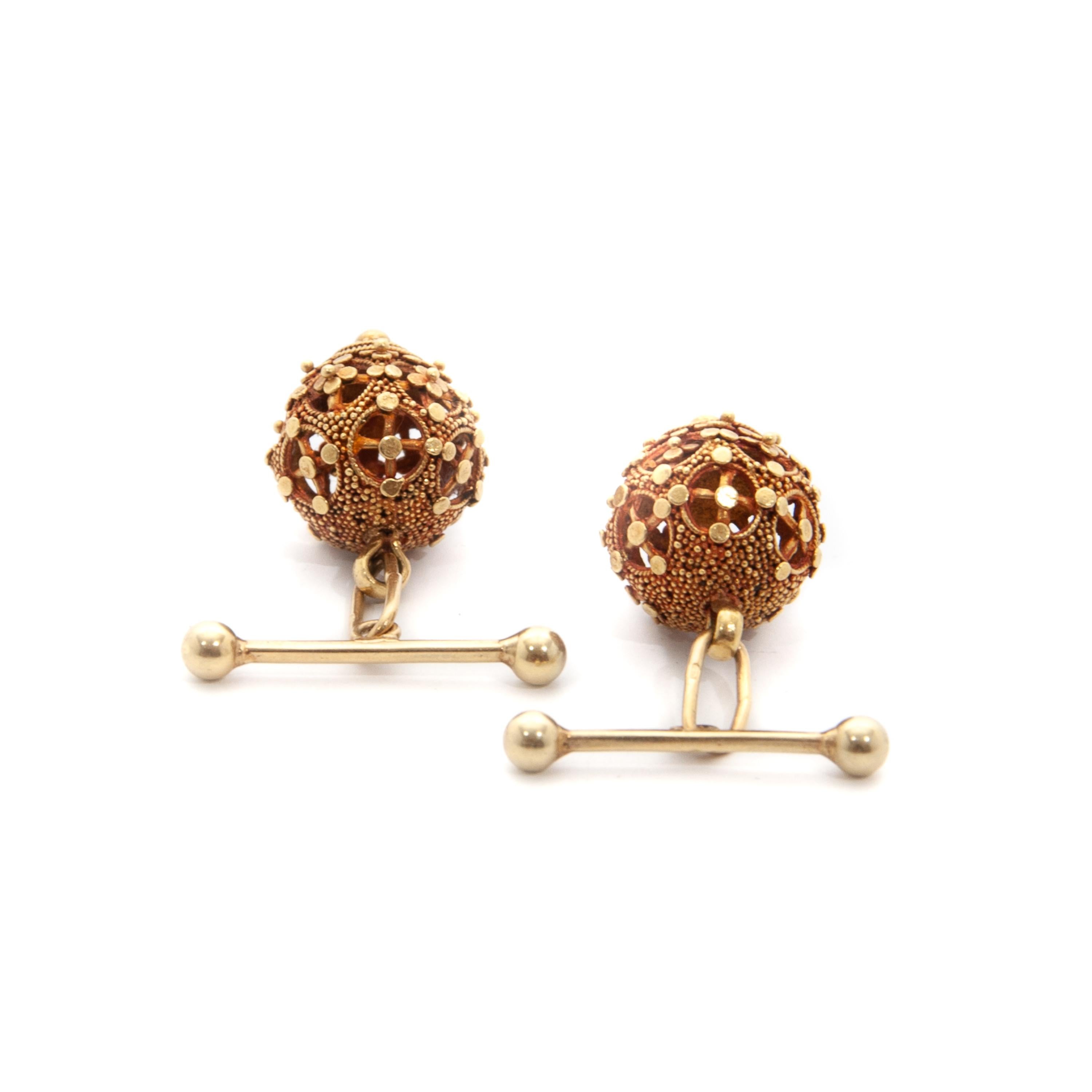 Early 20th Century Cannetille Filigree 14 Karat Gold Cufflinks  In Good Condition For Sale In Rotterdam, NL