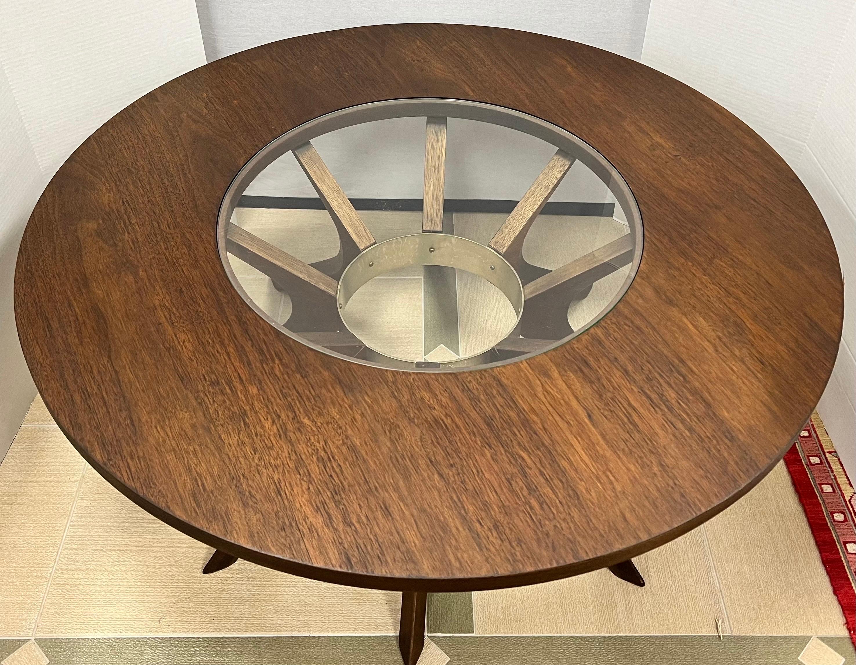Broyhill Brasilia Round Cocktail Coffee Table in Style of Oscar Niemeyer In Good Condition In West Hartford, CT