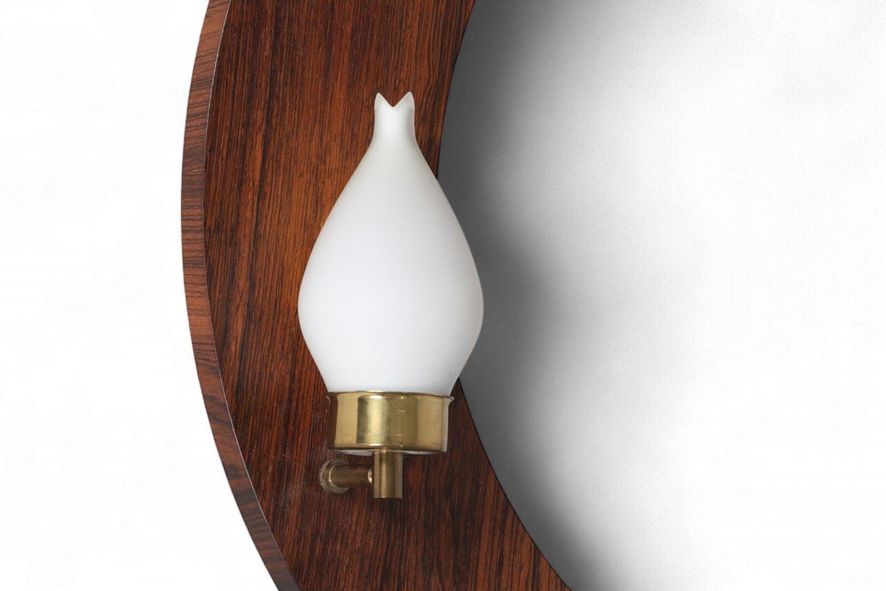 Mid-Century moderno Specchio da parete rotondo in palissandro danese vintage del 1960 + applique in vendita