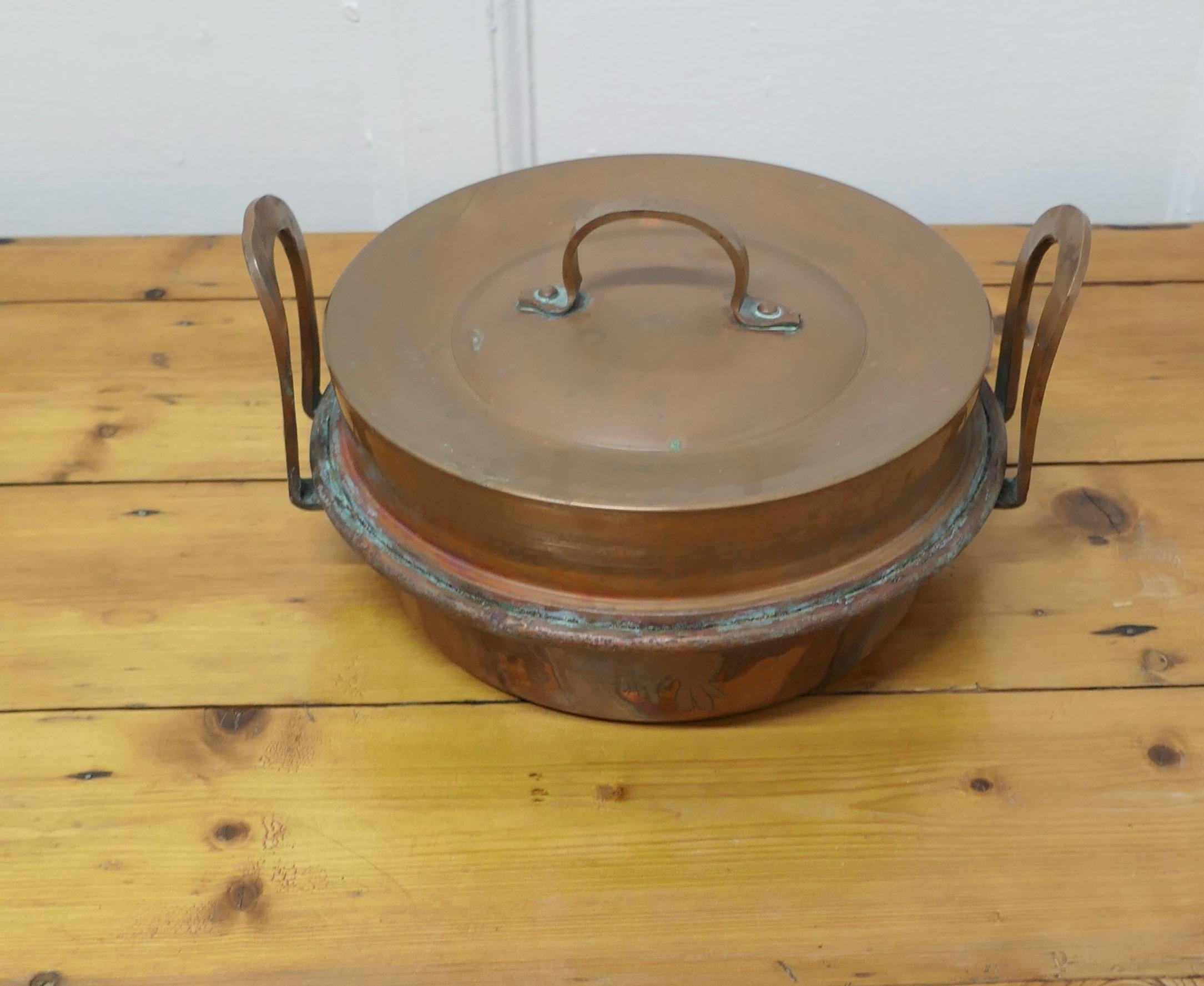 Mid-19th Century Round 19th Century Copper Steaming or Warming Pan with Lid     For Sale