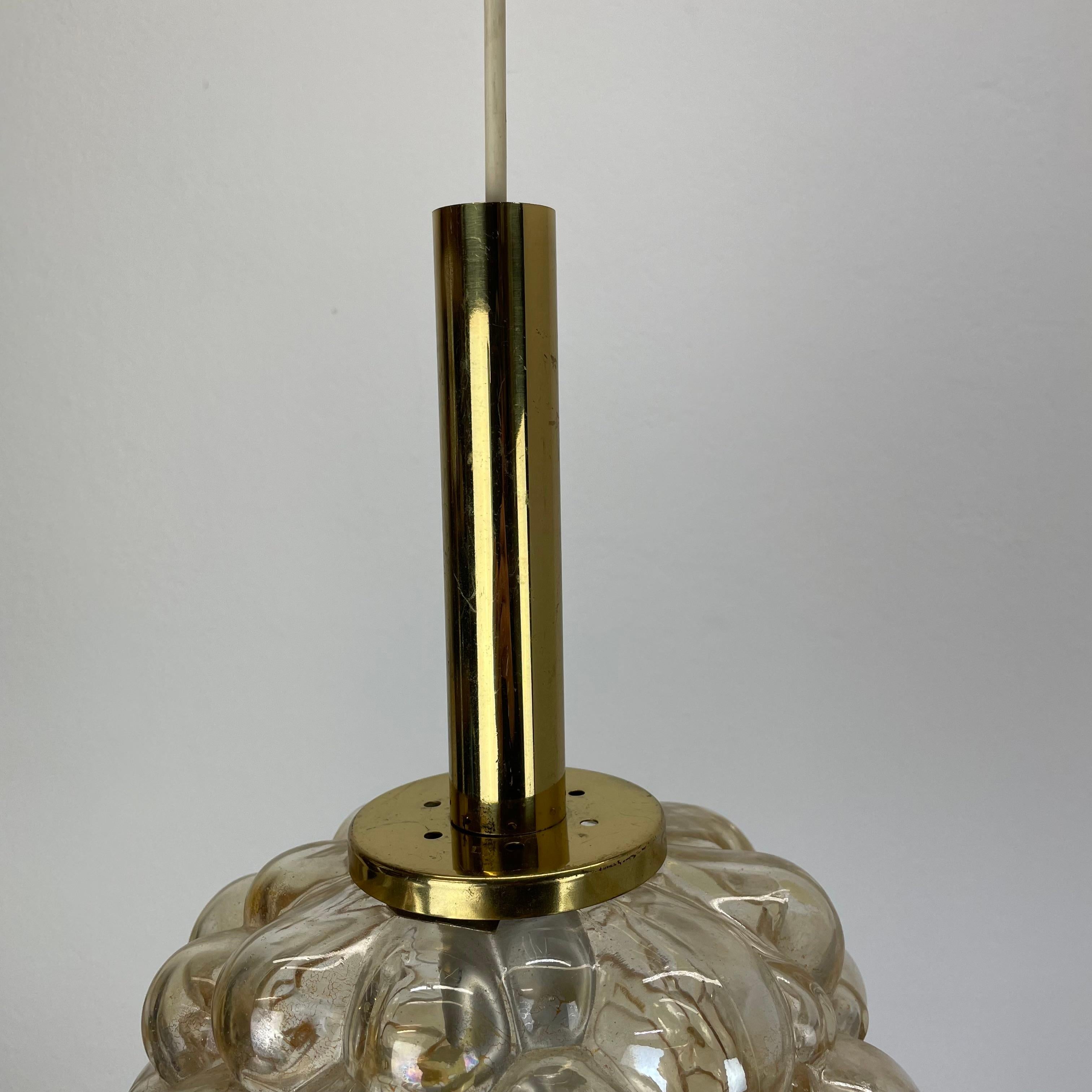 20ième siècle Suspension ronde à bulles d'ambre de 20 cm Helena Tynell, Glashütte Limburg, années 1970 en vente