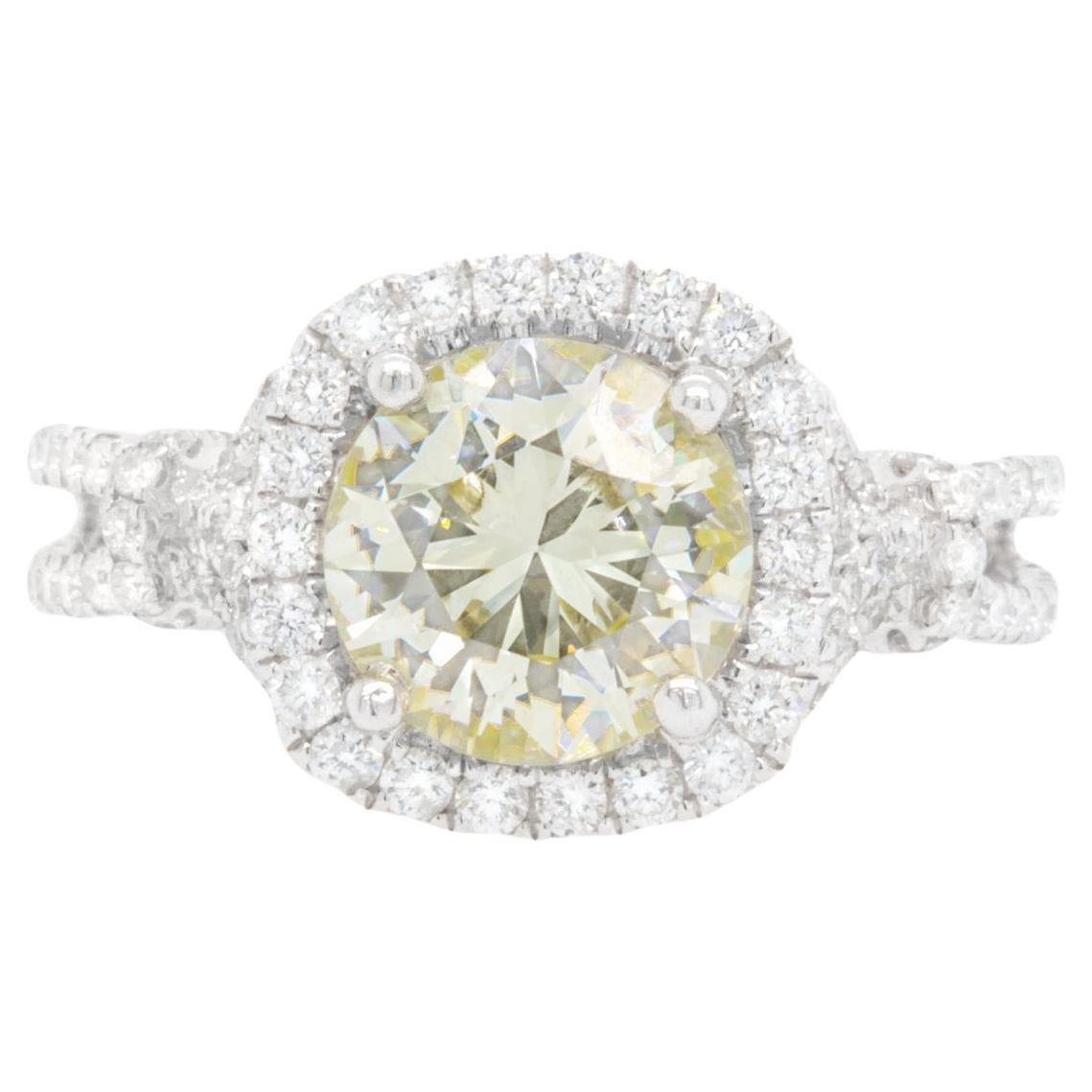 Princess Diamond Engagement Ring with Wide Gold Setting For Sale at