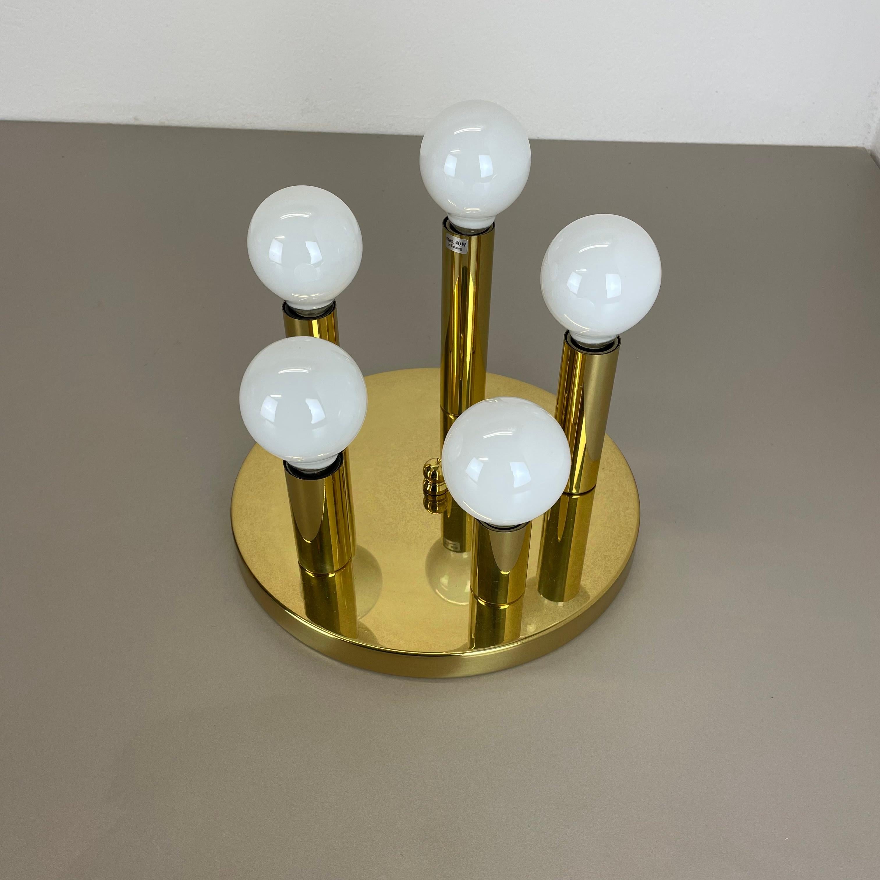 Article:

Ceiling light

Can be used as ceiling or wall light.


Producer:

Origin Germany in the manner of Stilnovo and Sciolari



Age:

1980s


Producer:

Sölken Leuchten, Germany



This modernist light was produced in